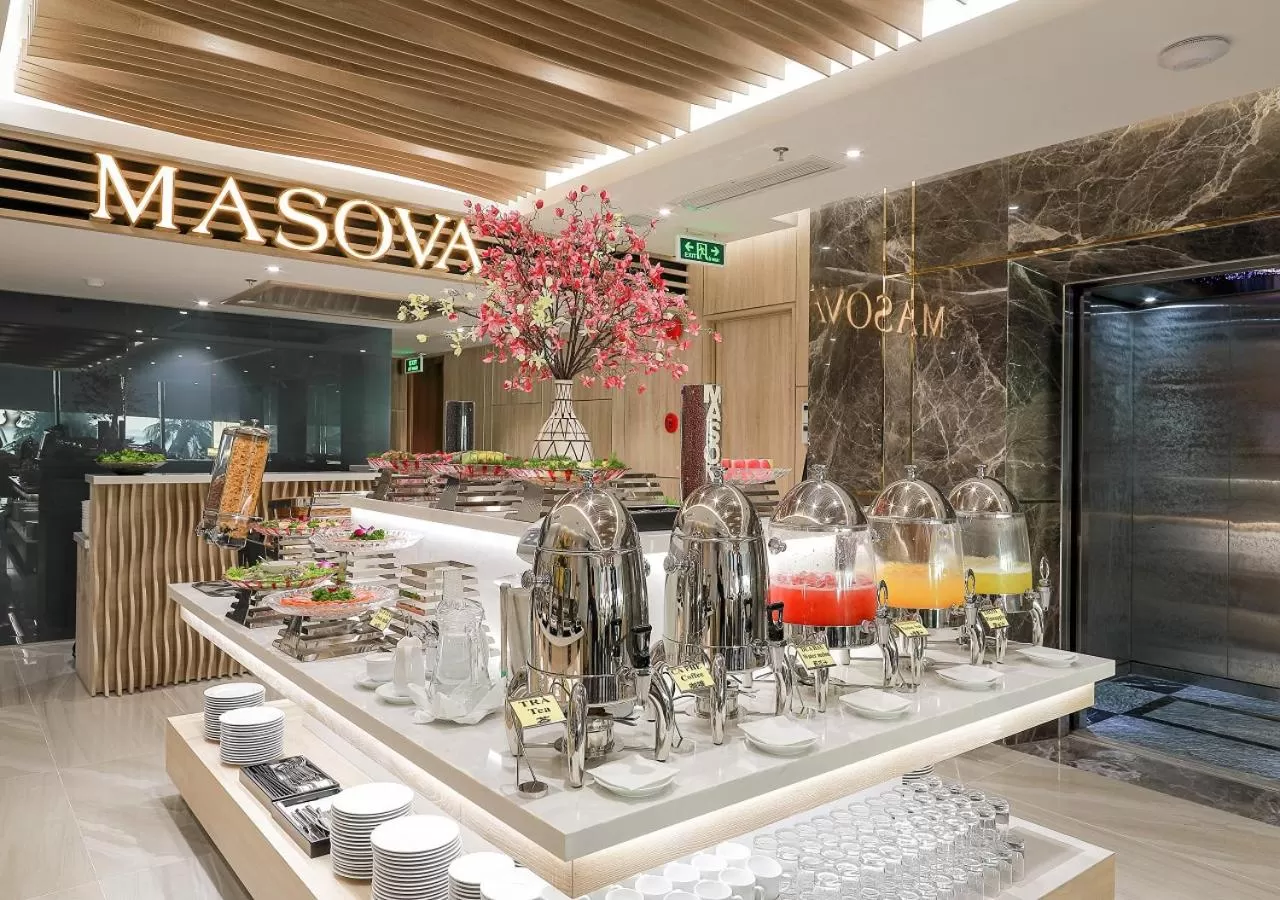 Restaurant/places to eat in Masova Hotel