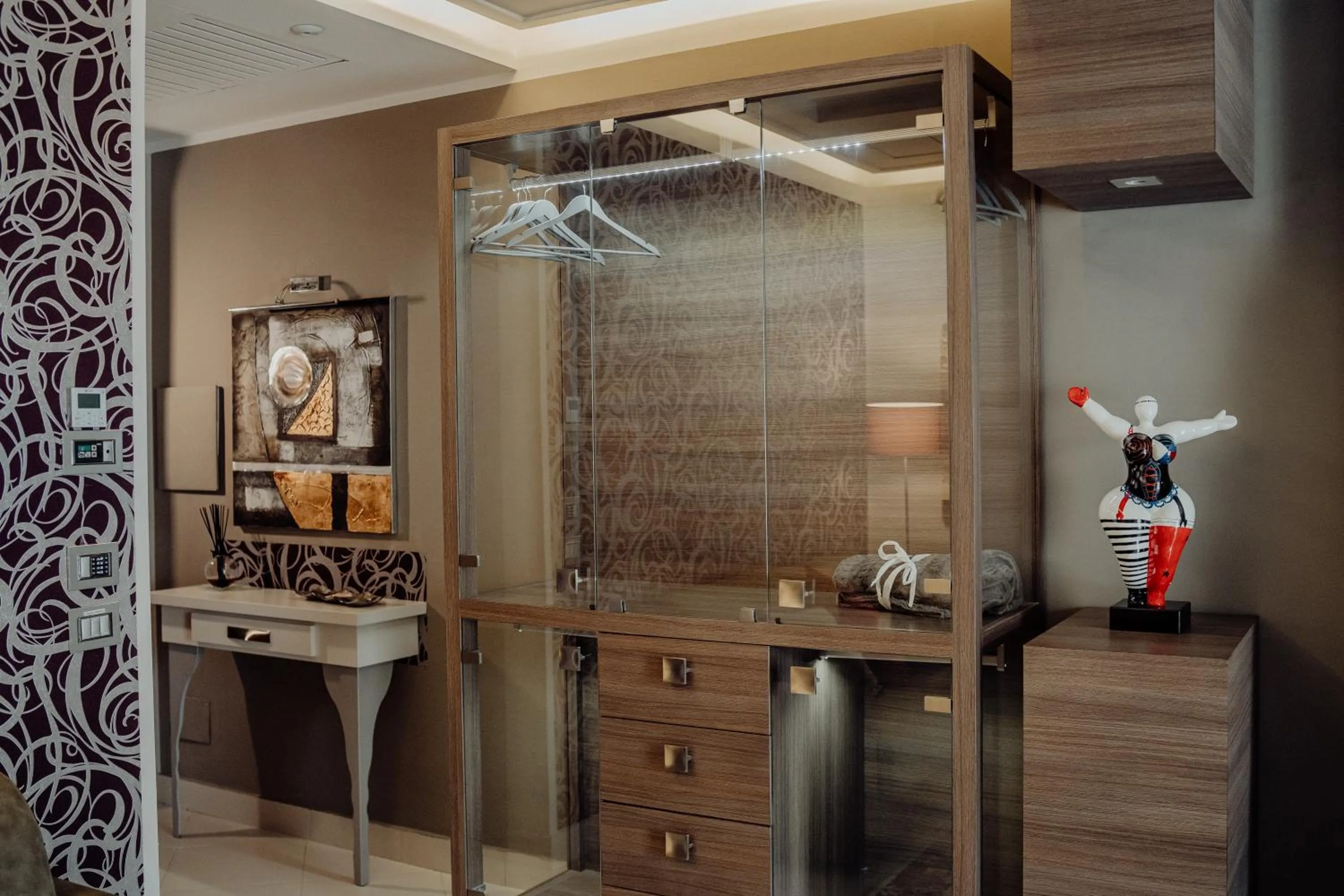 Decorative detail in Hotel Niagara