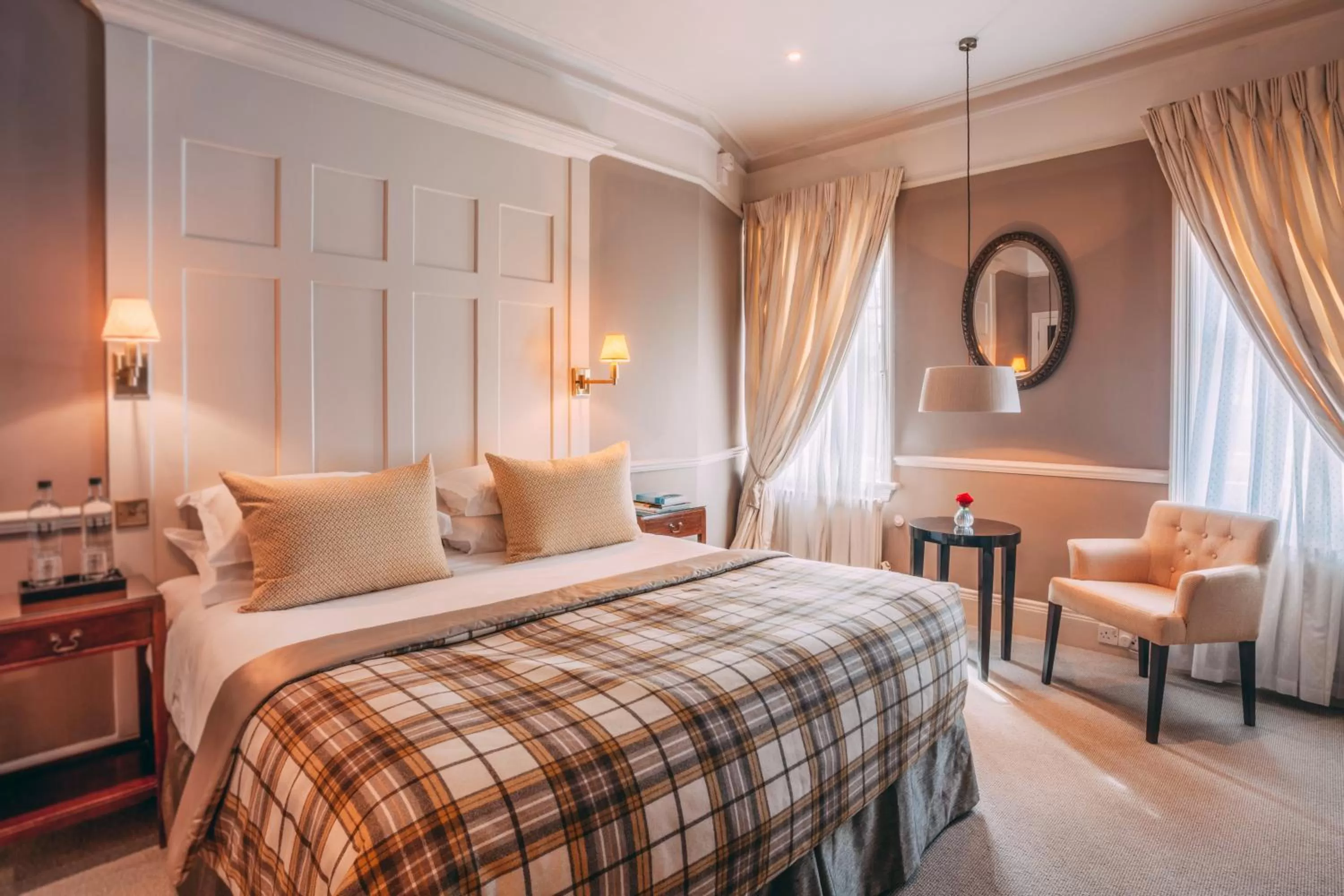 Bedroom, Bed in 11 Cadogan Gardens and The Apartments by Iconic Luxury Hotels