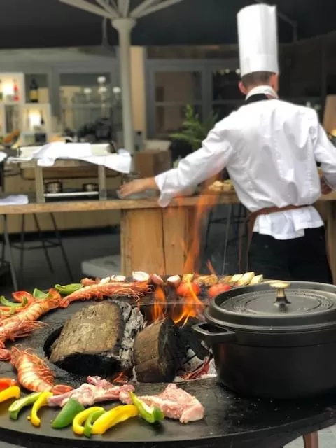 Restaurant/places to eat in Domaine de Suzel