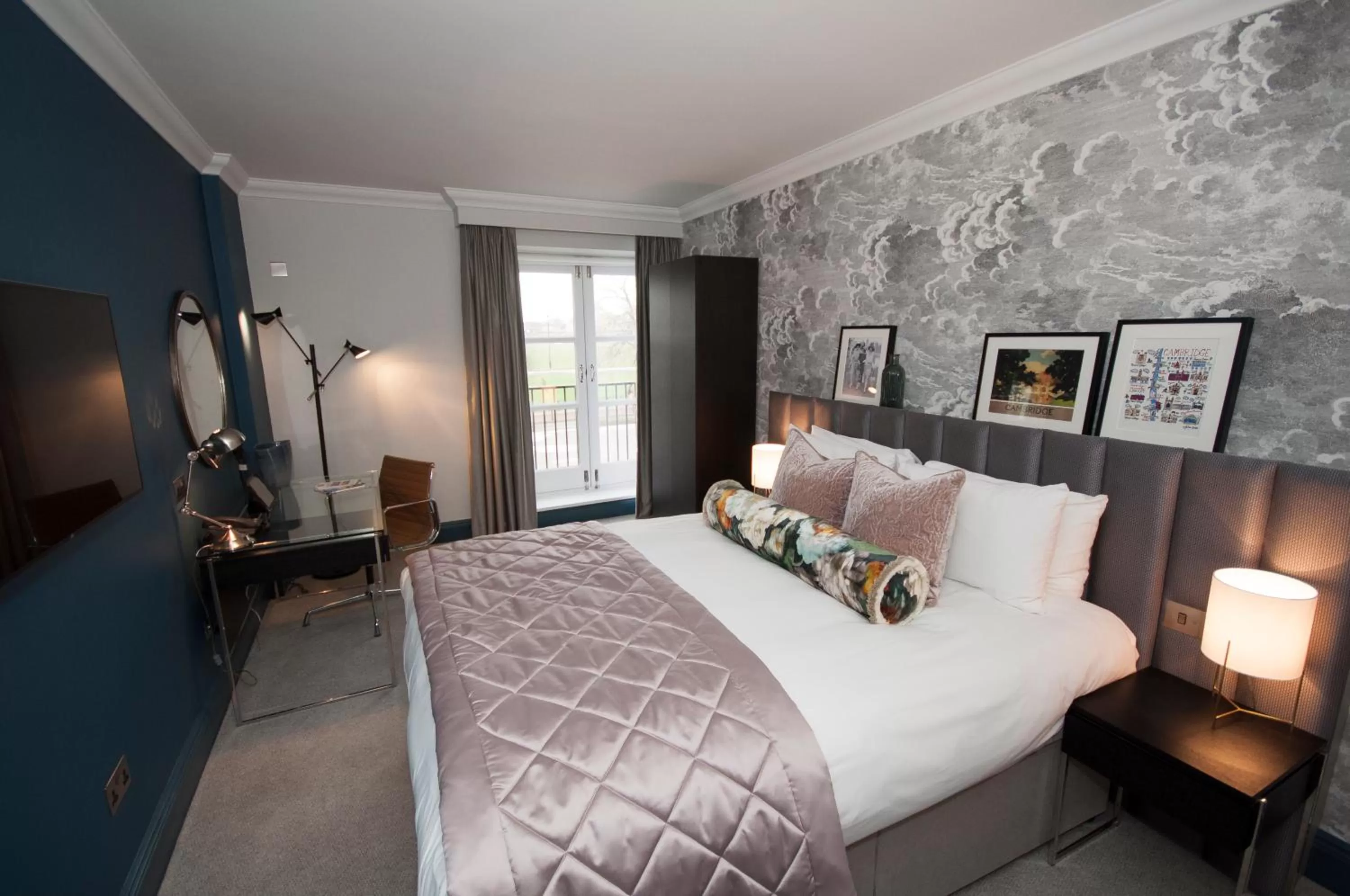 Bedroom, Bed in Gonville Hotel