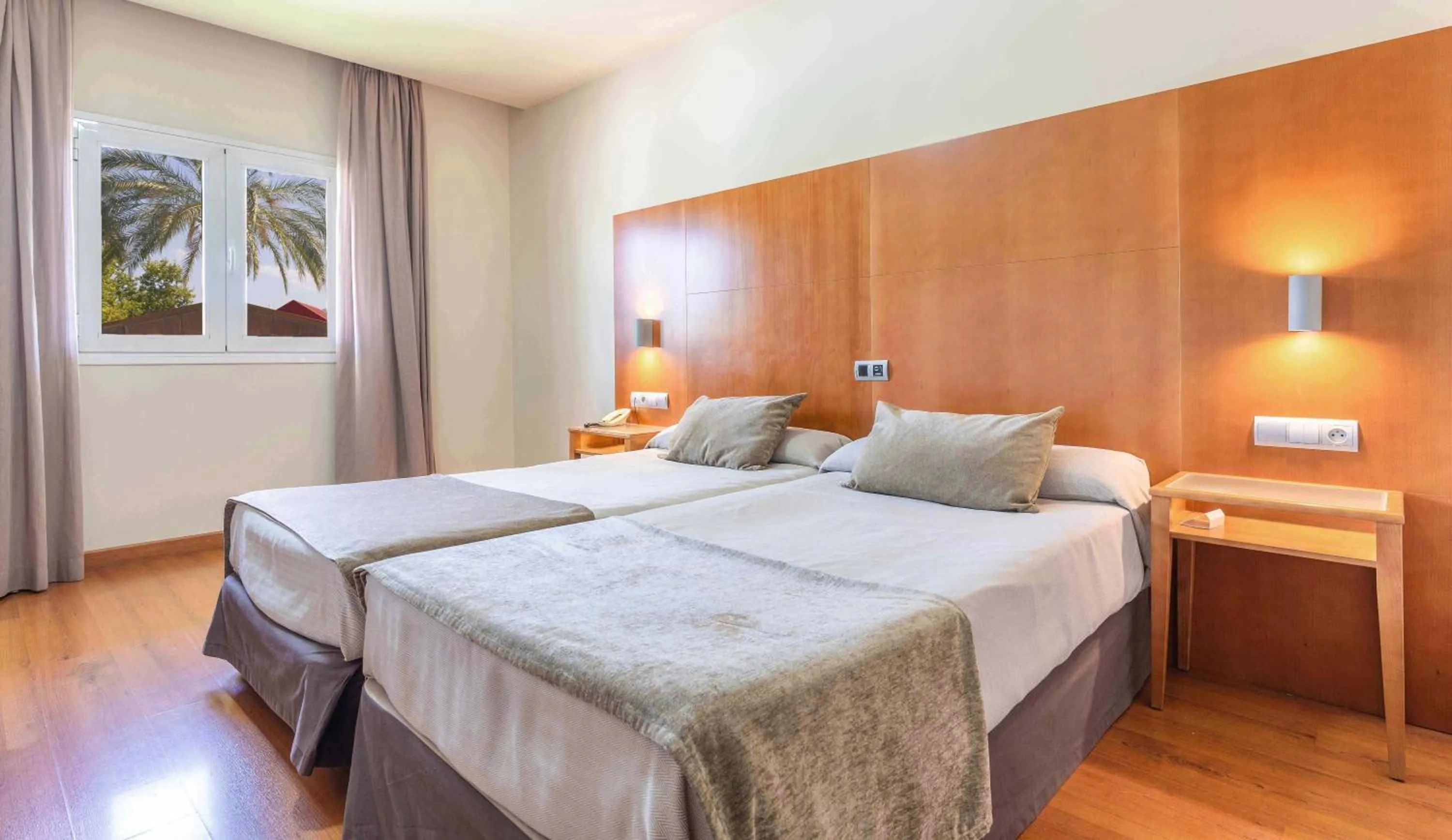 Bedroom, Bed in Checkin Camino de Granada