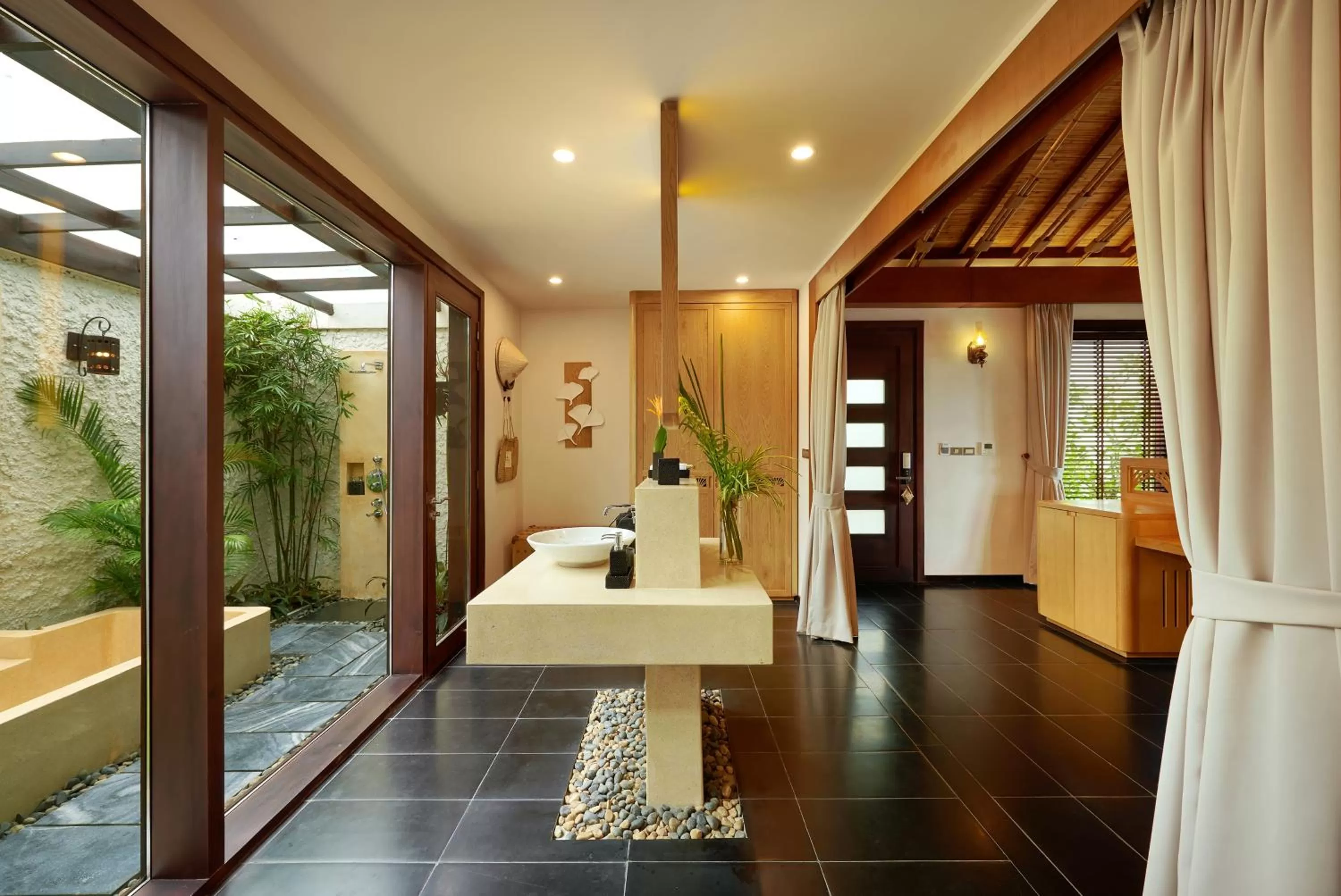 Shower in Amiana Resort Nha Trang