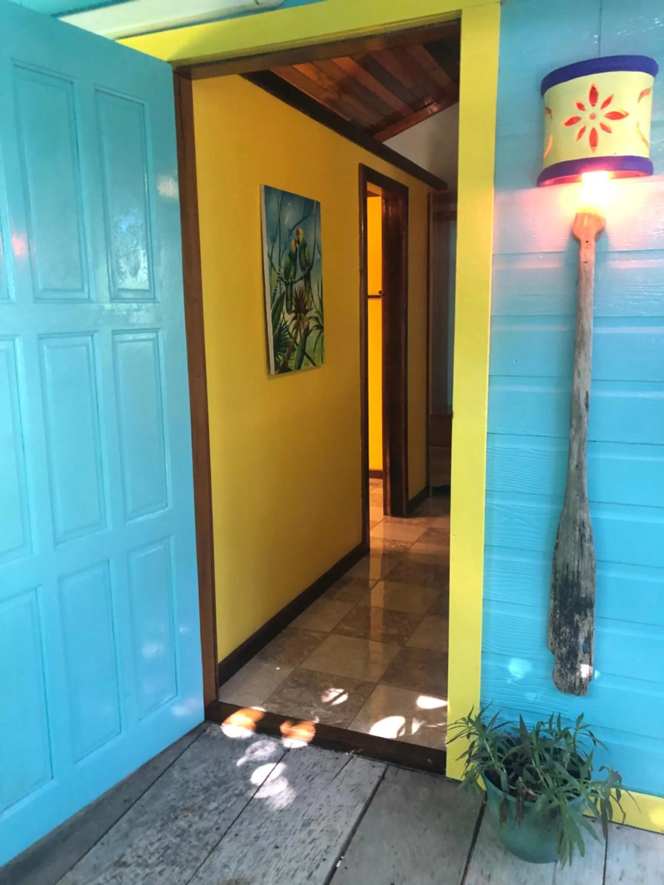 Facade/Entrance in Colinda Cabanas