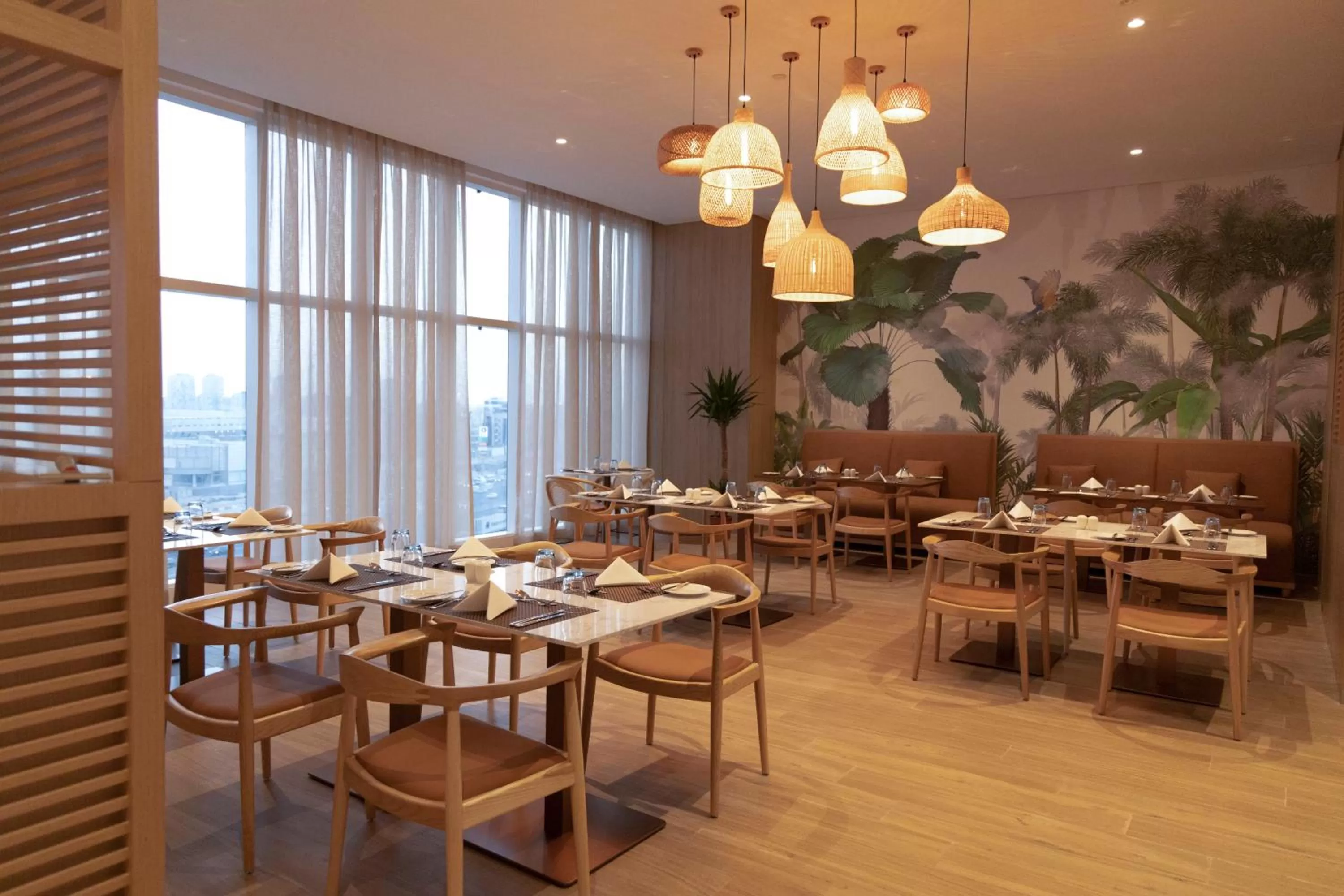 Restaurant/places to eat in Novotel Jumeirah Village Triangle