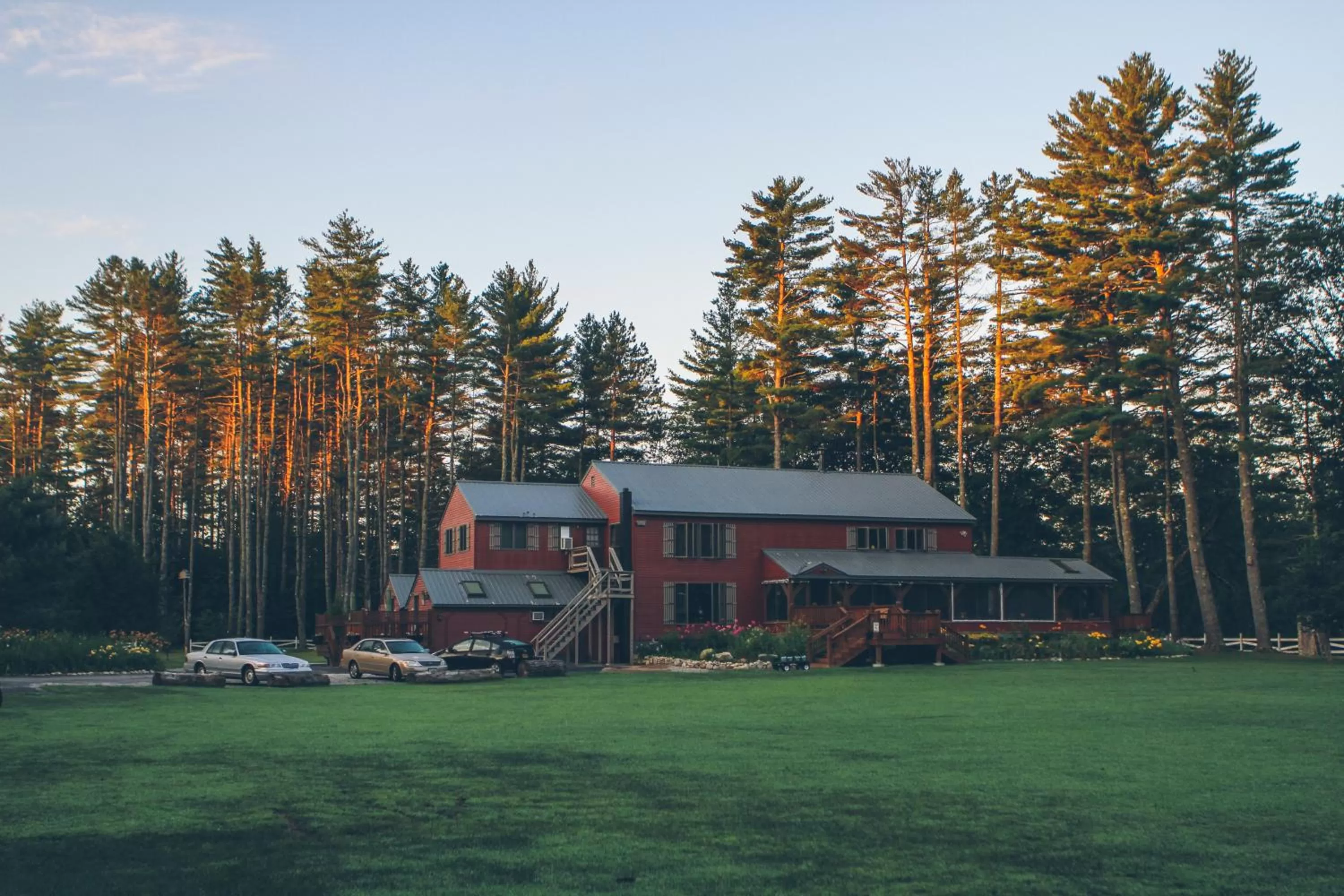 Property building in Old Saco Inn