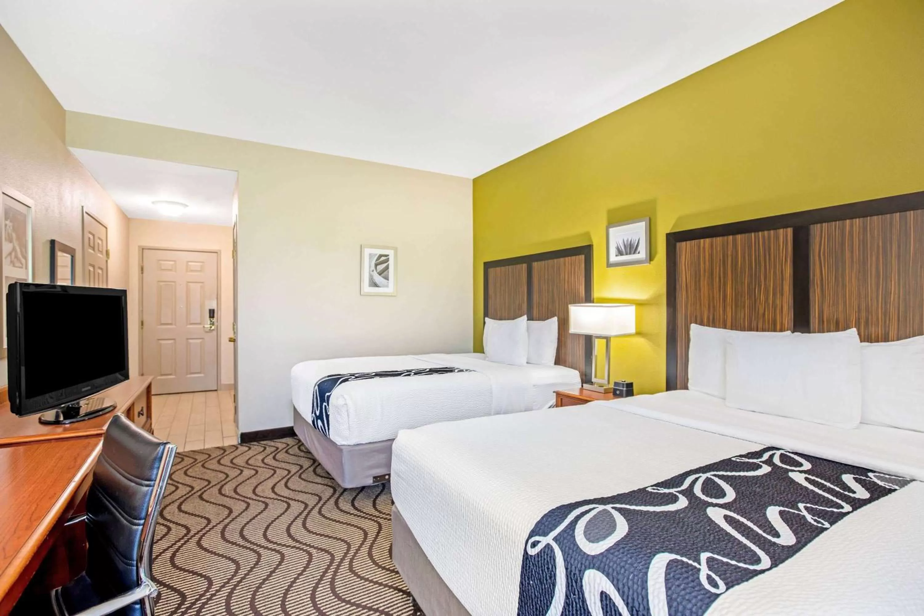 Photo of the whole room in La Quinta by Wyndham Corpus Christi Northwest