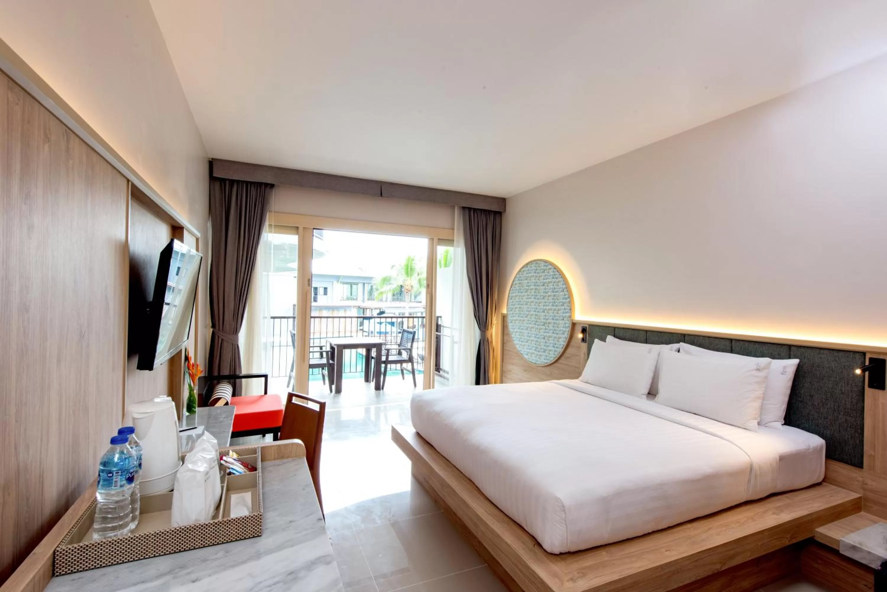 Coffee/tea facilities, Bed in Holiday Ao Nang Beach Resort, Krabi