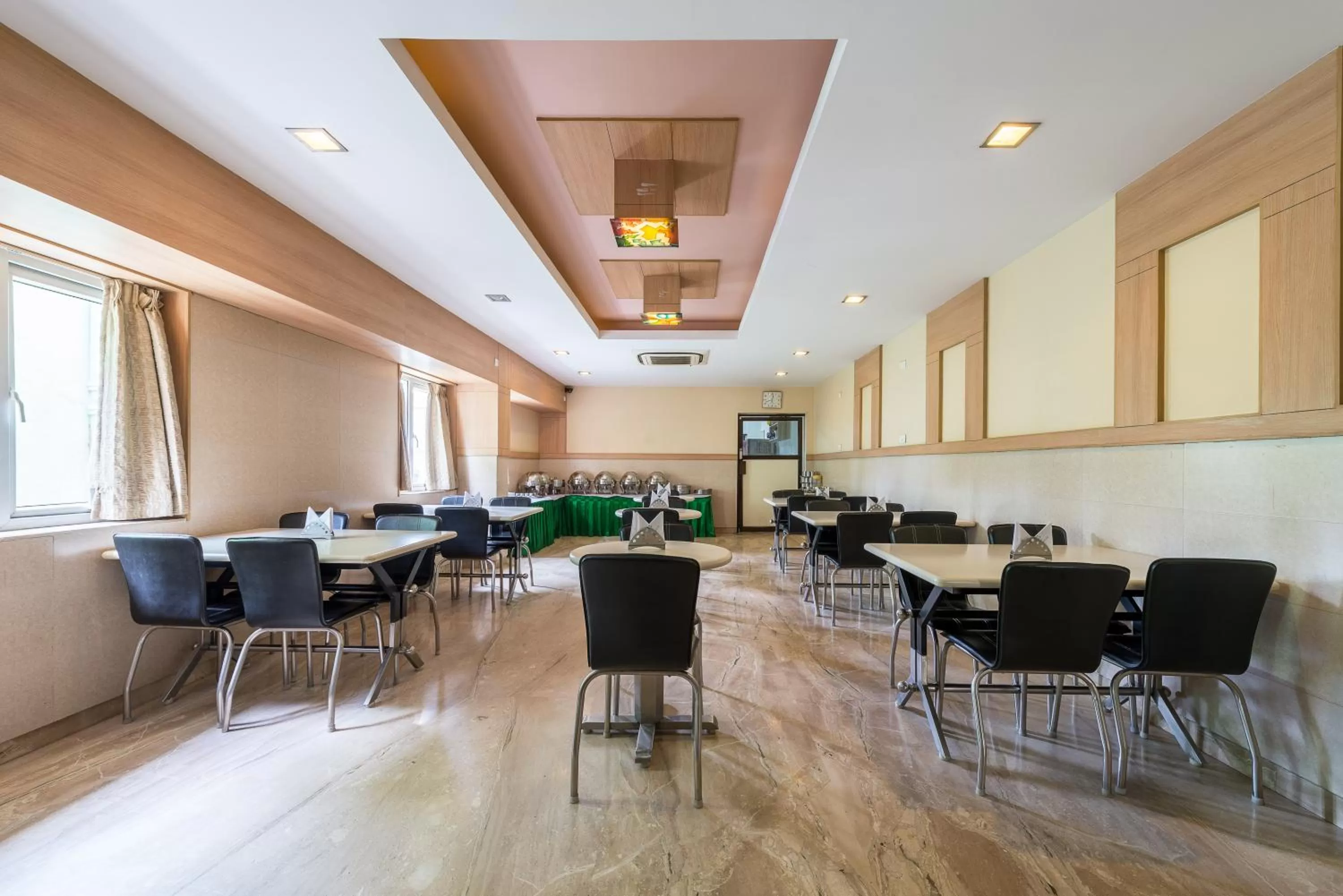 Restaurant/places to eat in Treebo ESS Grande