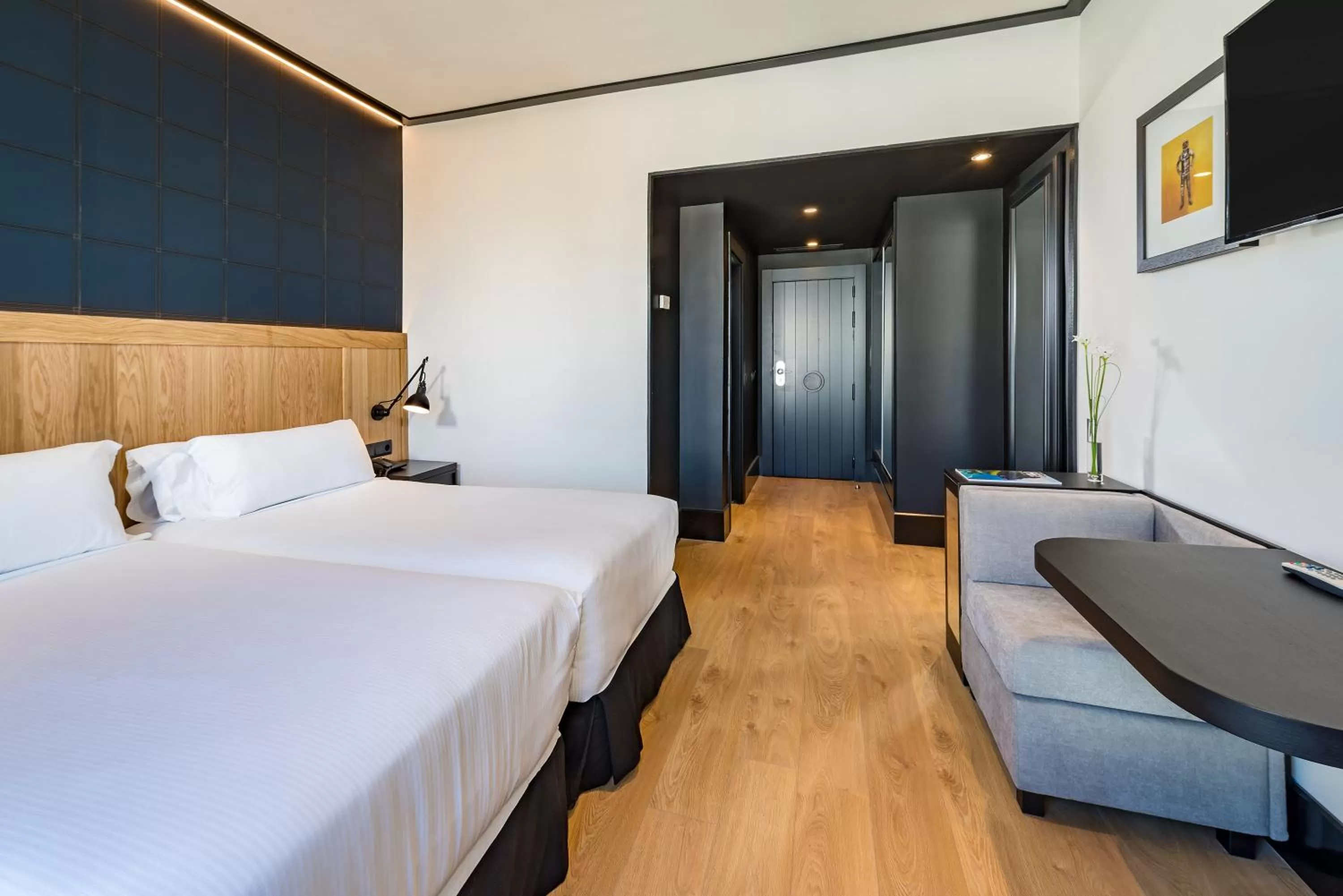 Bed in H10 Puerta de Alcalá 4 Sup