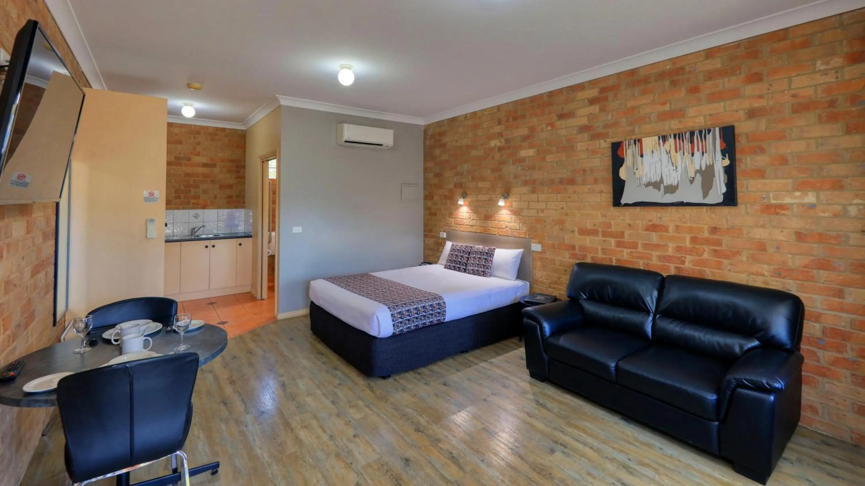 Bed in Bridges on Meninya Motel & Apartments