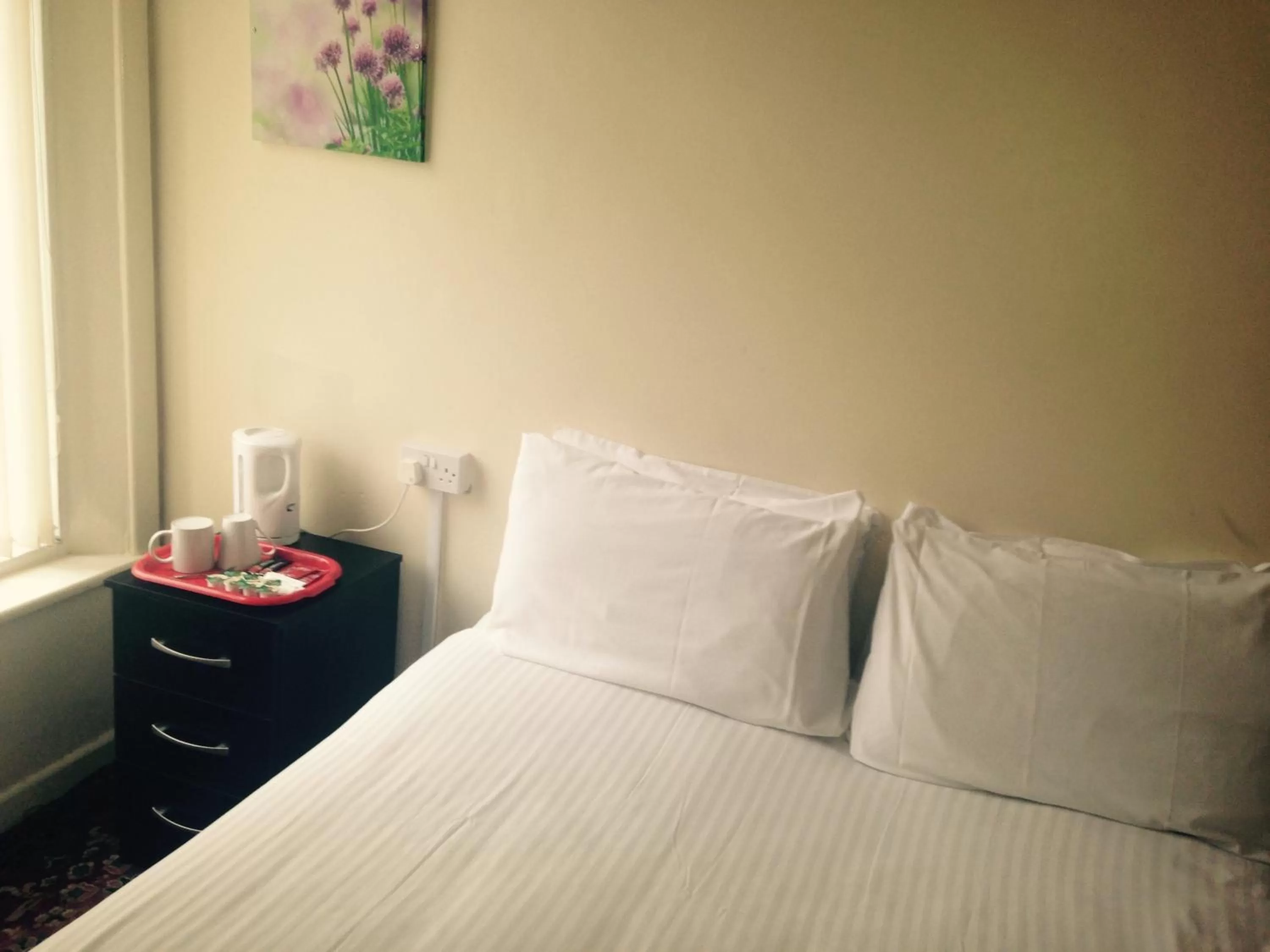 Bedroom, Bed in Peek-a-Booze - Budget Hotel - Adults Only