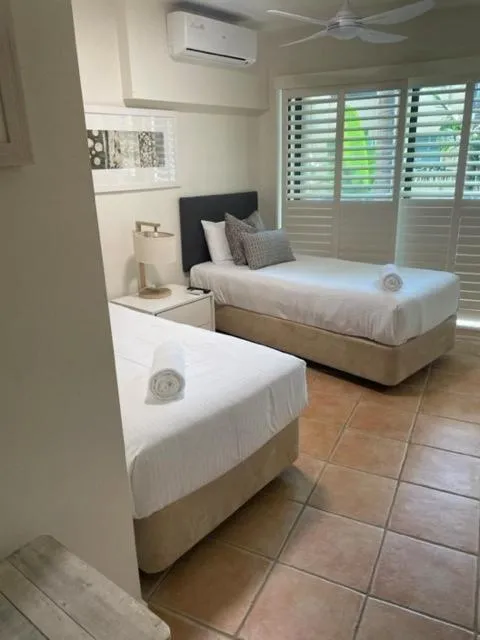 Bed in The Cove Yamba