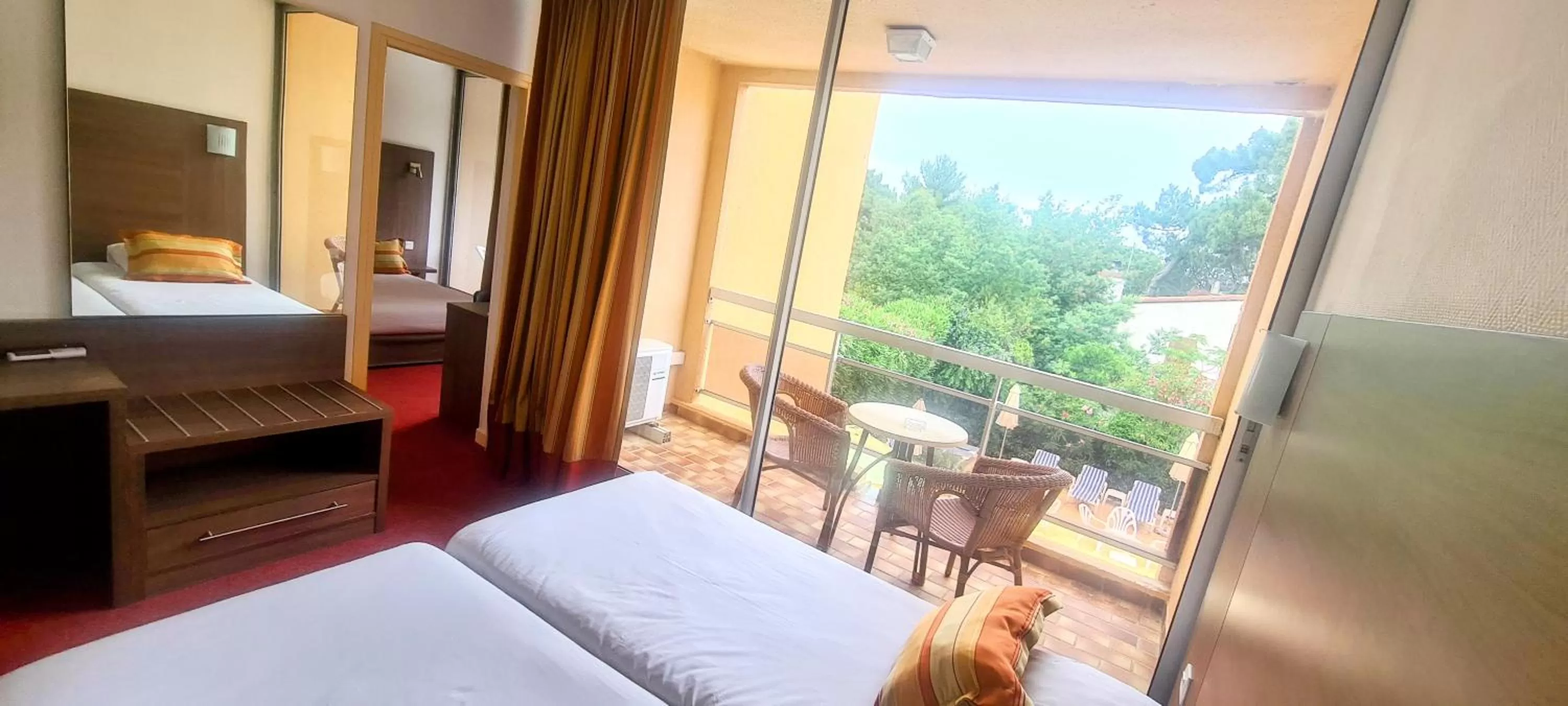 Bed in Hôtel Le Maritime