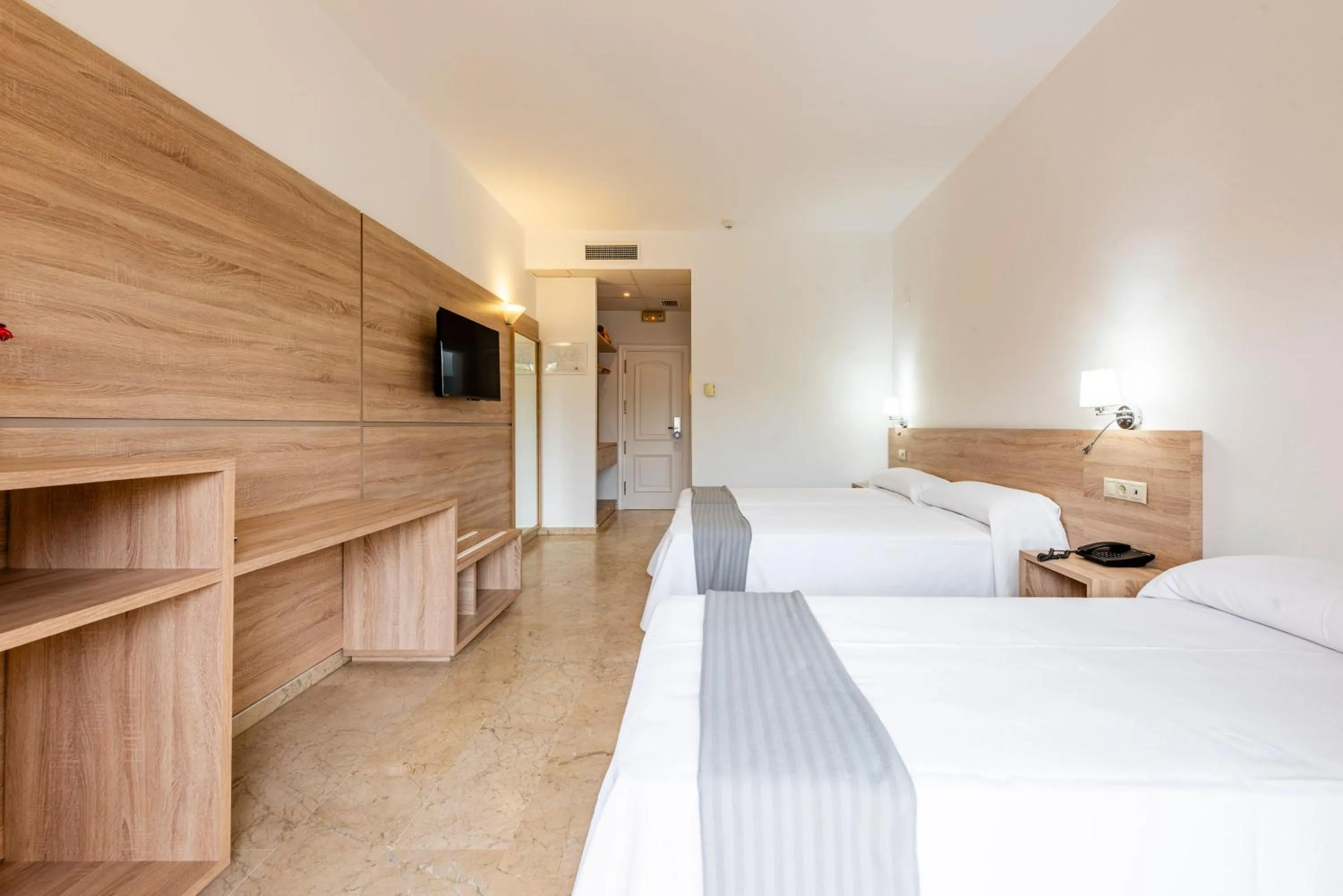 Bed in Hotel Toboso Almuñécar