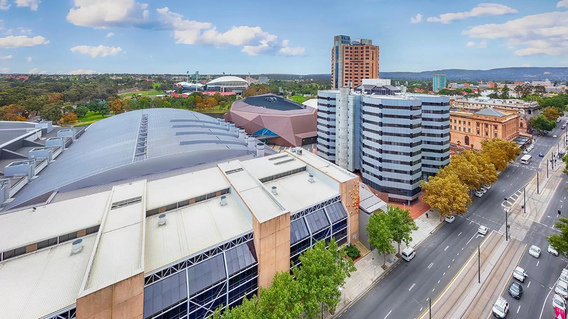 City view in Oaks Adelaide Embassy Suites