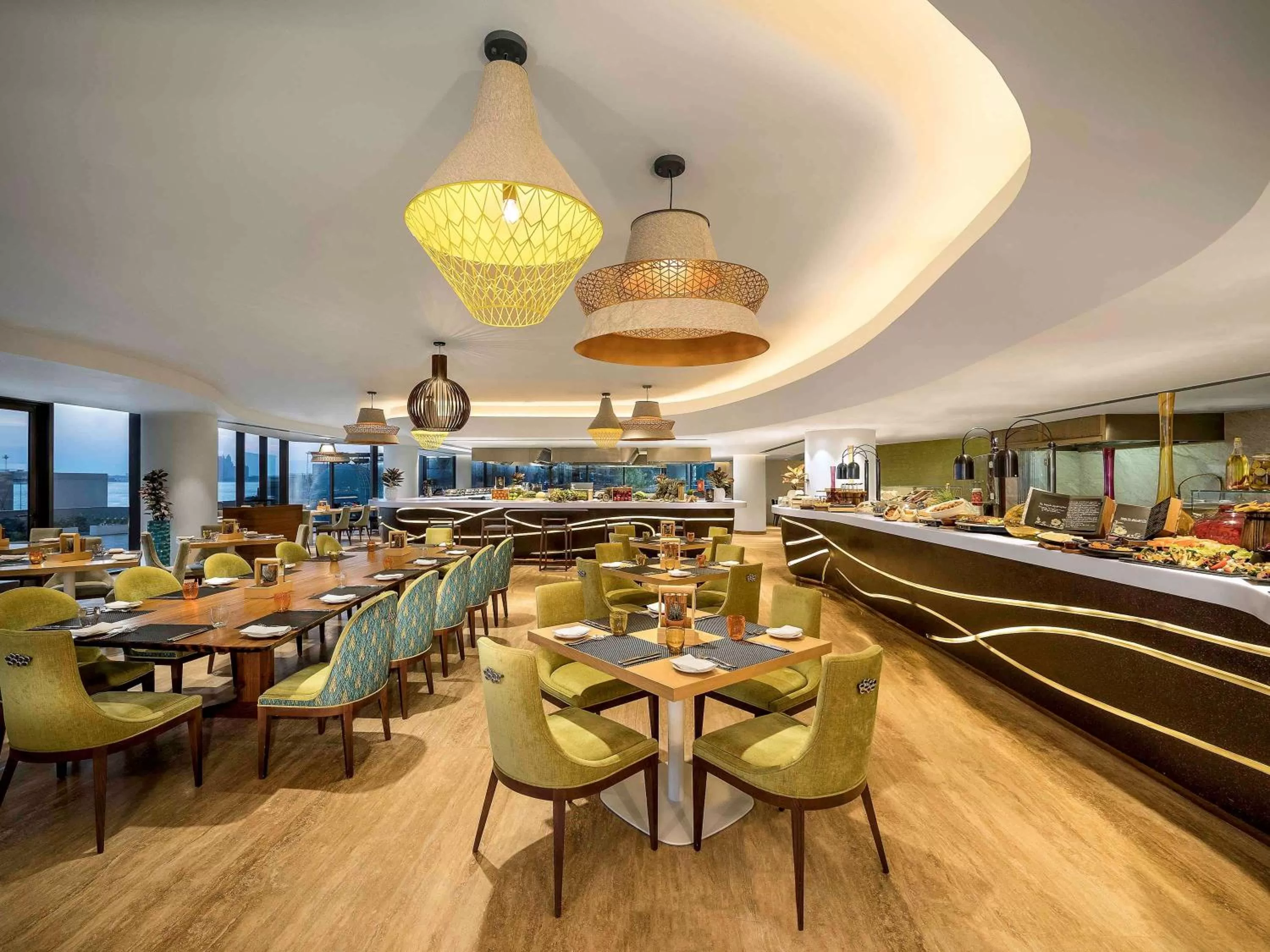 Restaurant/places to eat in The Retreat Palm Dubai MGallery by Sofitel