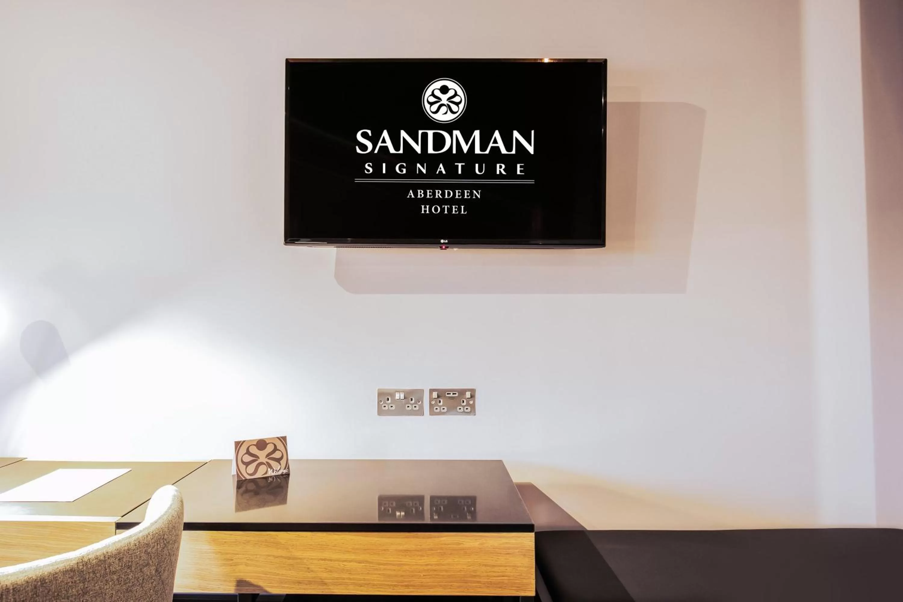 Photo of the whole room in Sandman Signature Aberdeen Hotel & Spa