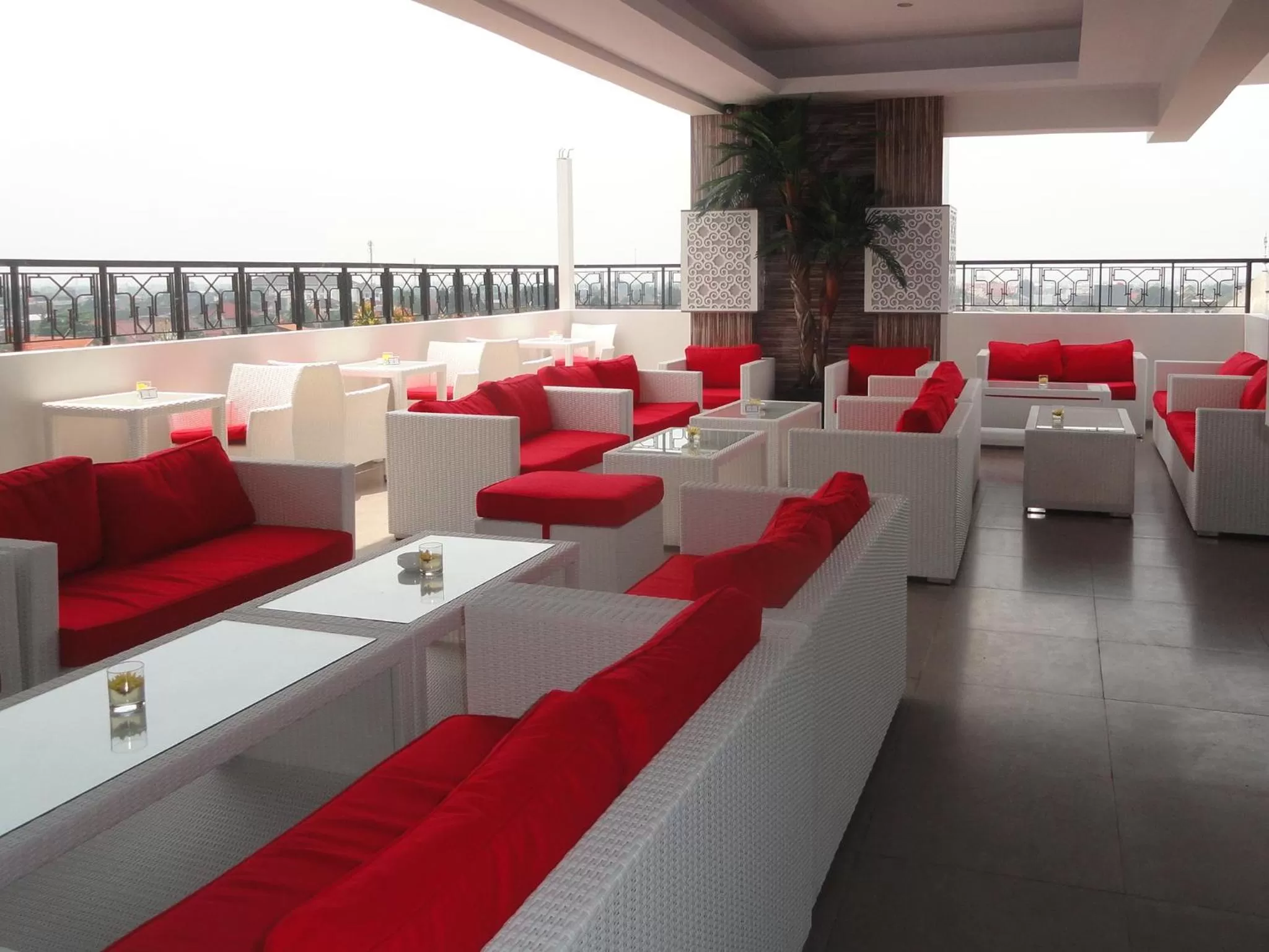 Lounge or bar in The Cube Hotel Malioboro, Azana Hotels Collection