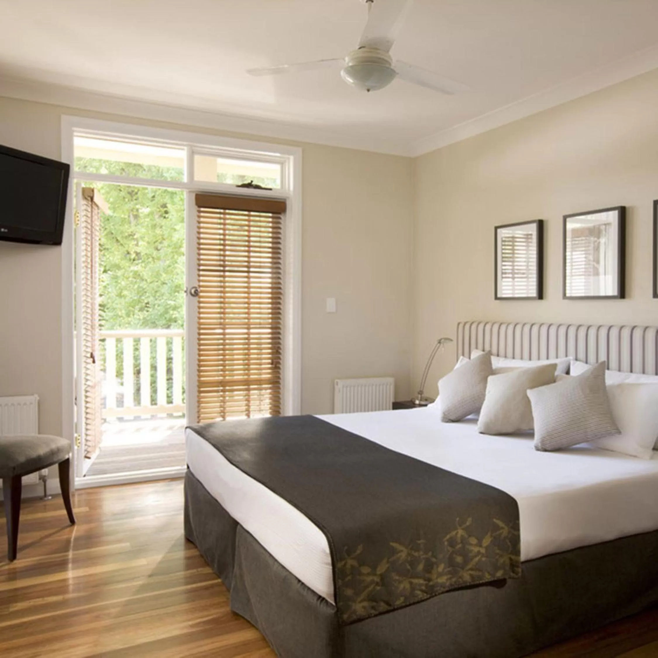 Bed in Peppers Craigieburn Resort