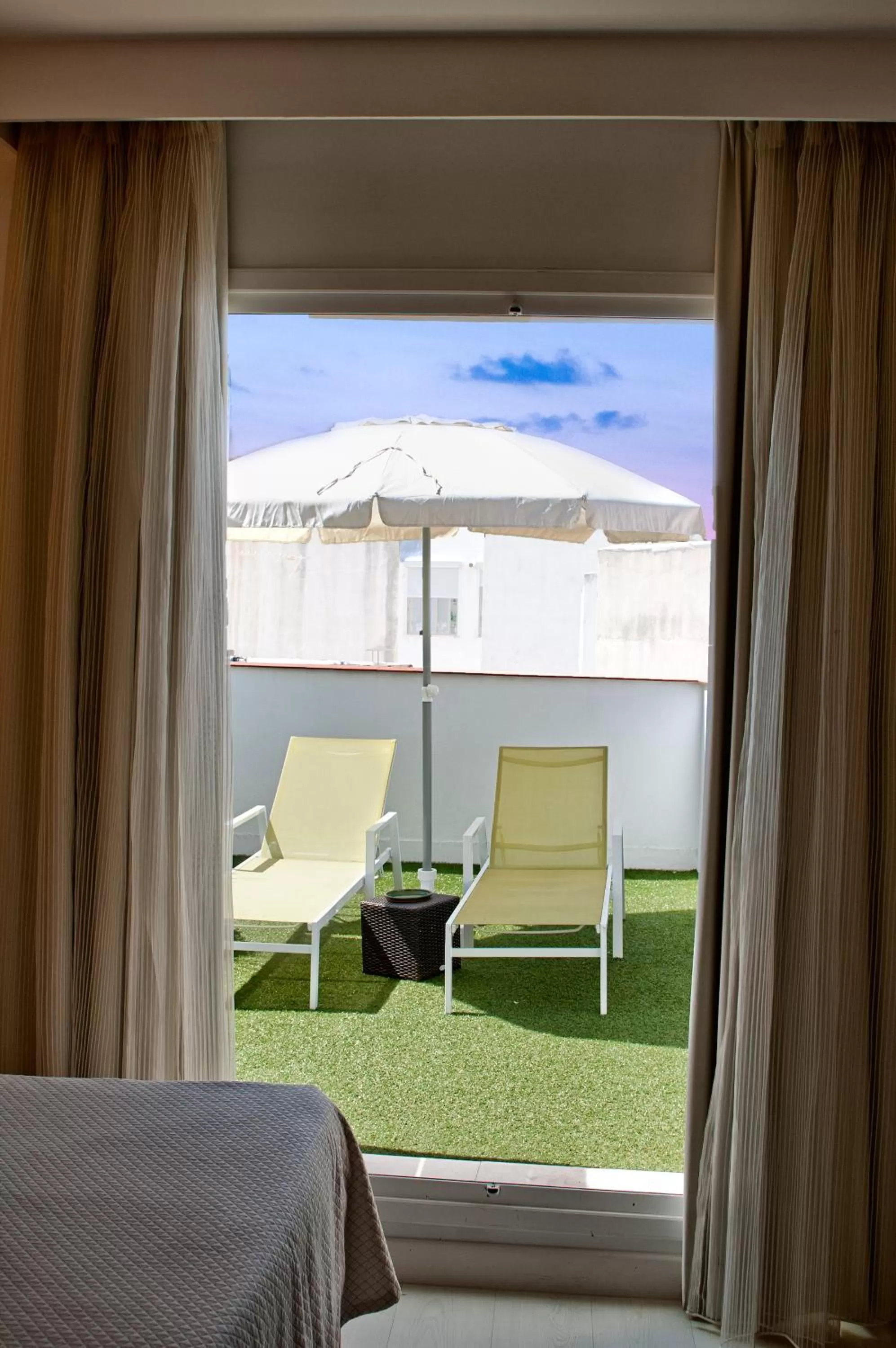 Balcony/Terrace, Bed in Hotel Europa