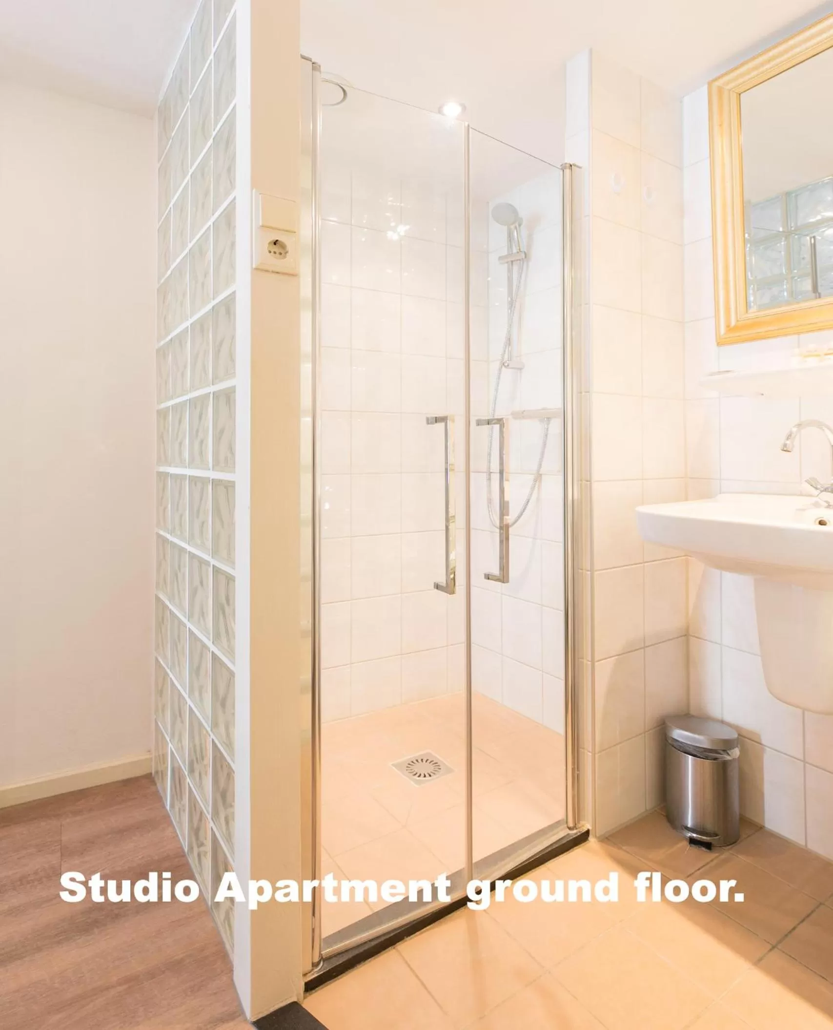 Shower in Hotel de Vischpoorte, centrum Deventer en aan de IJssel