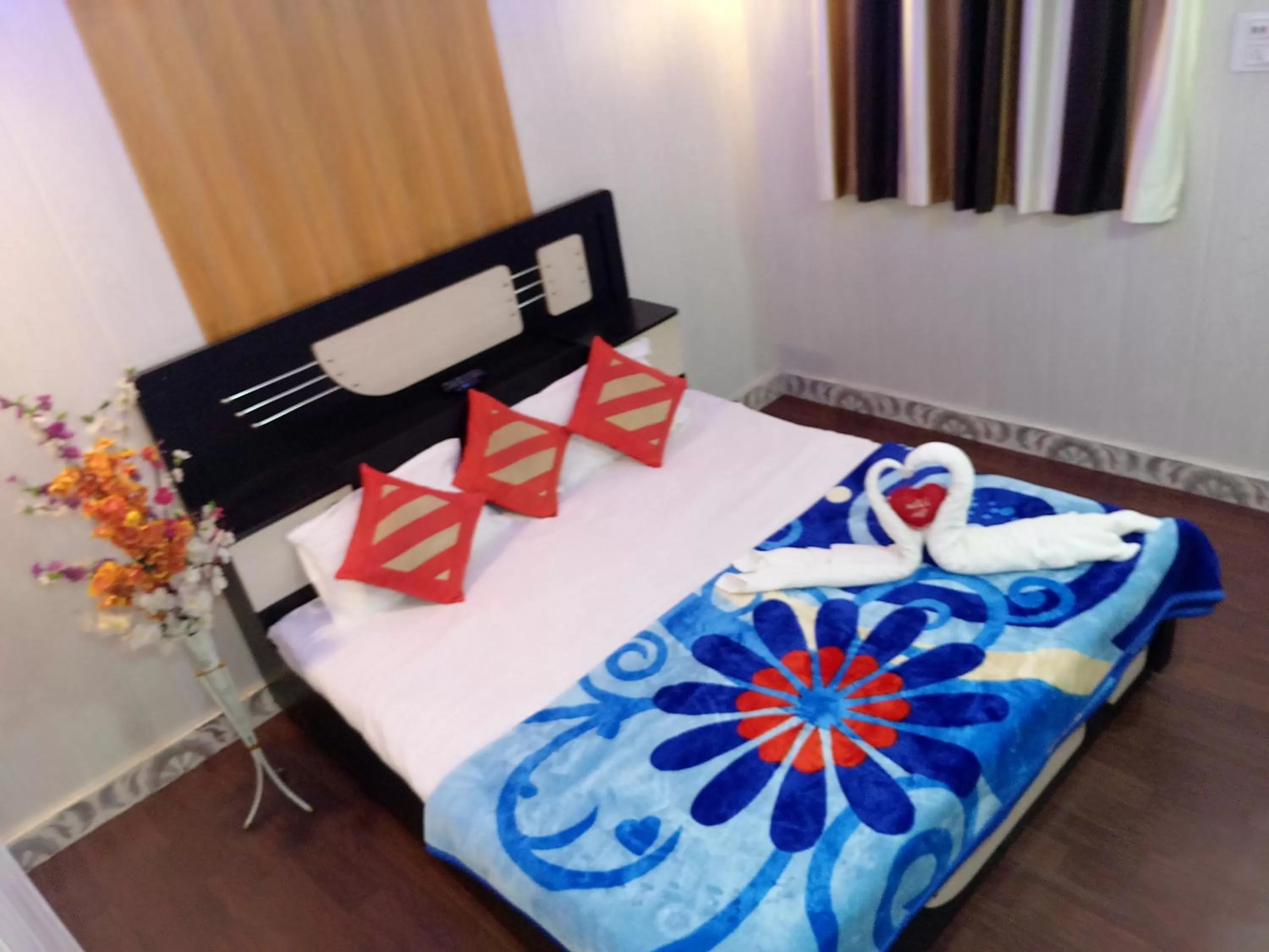 Bed in Haveli Taragarh Palace