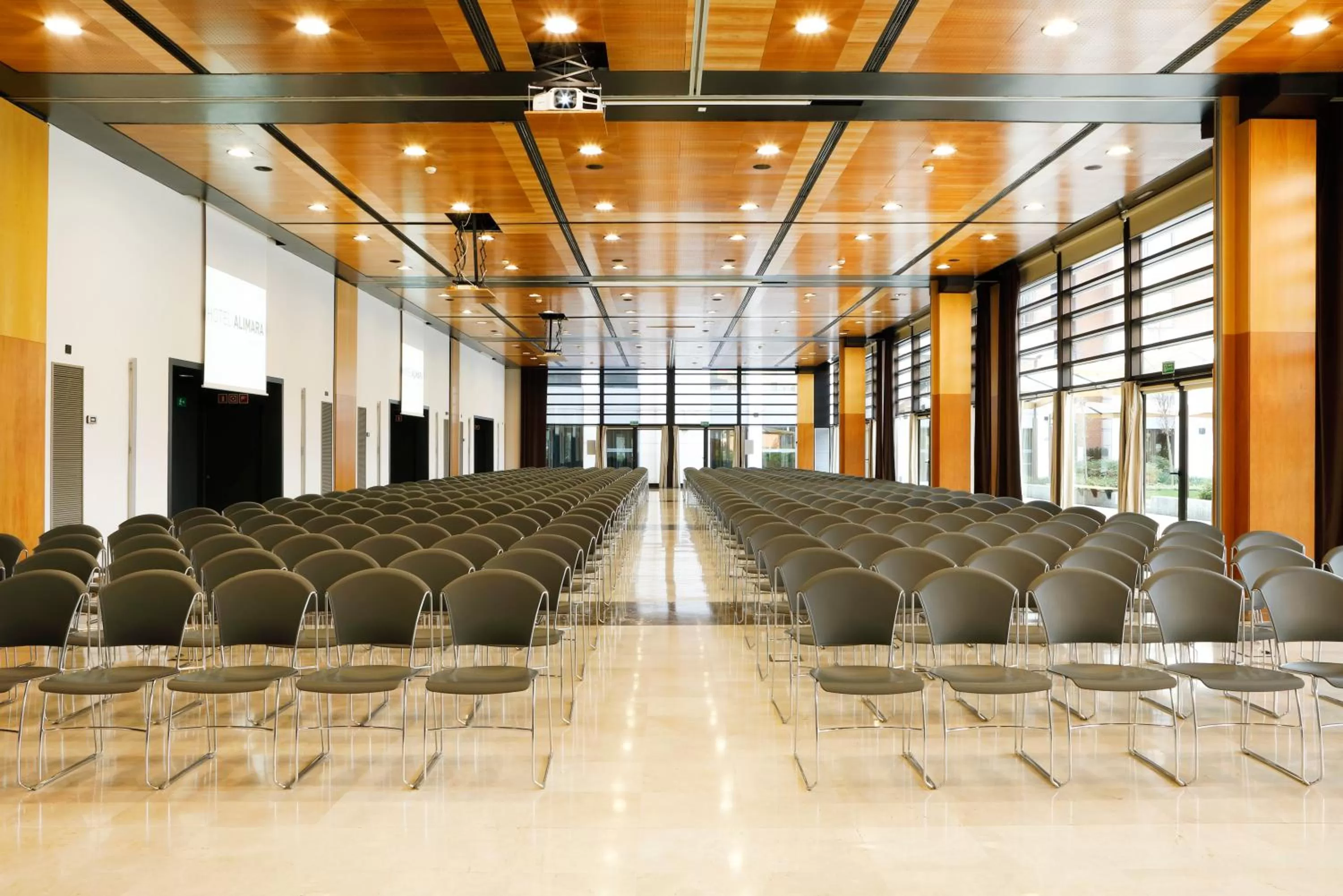 Meeting/conference room in Hotel Alimara