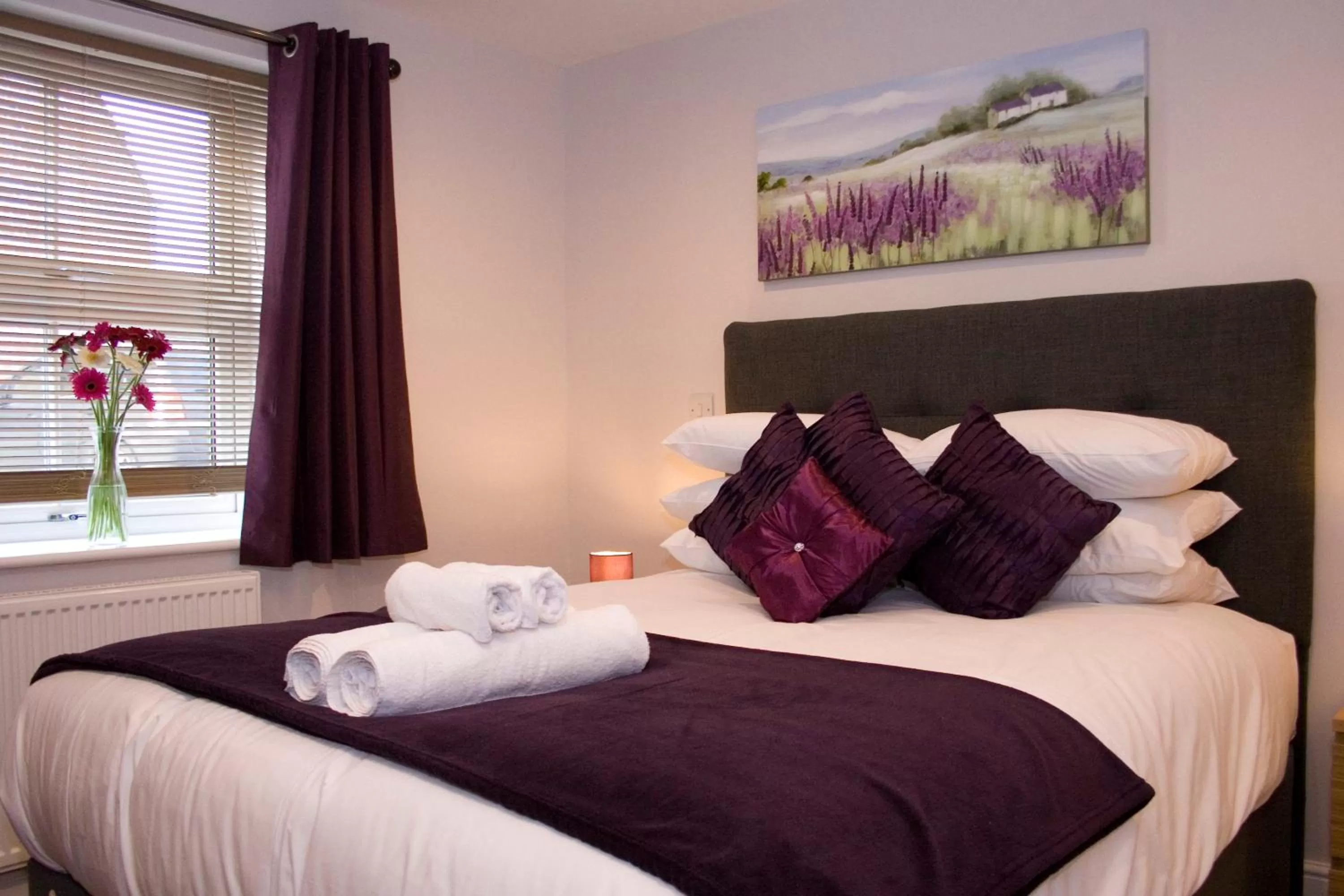 Photo of the whole room, Bed in The Wheatsheaf