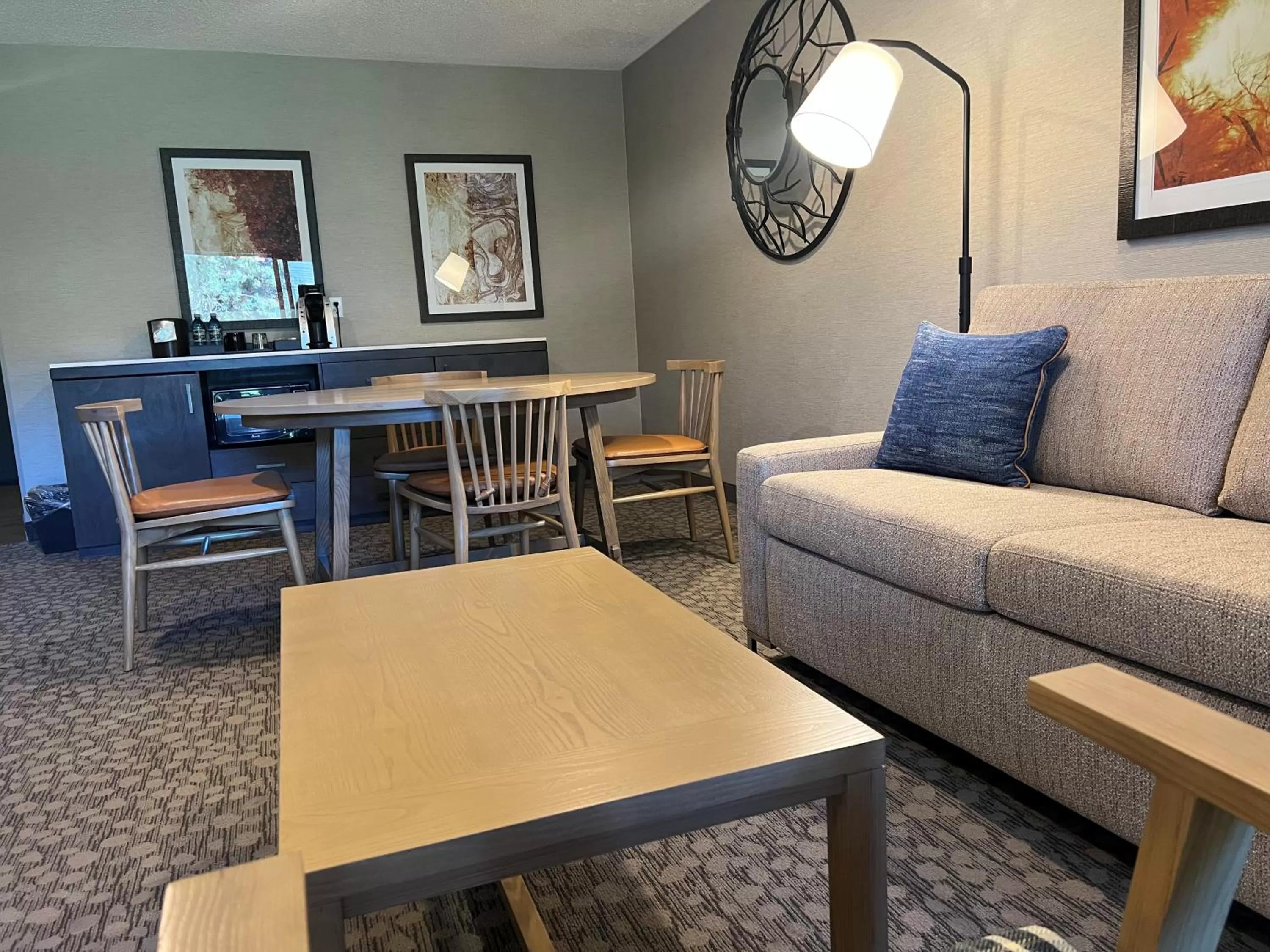 Seating area in Riverhouse Lodge