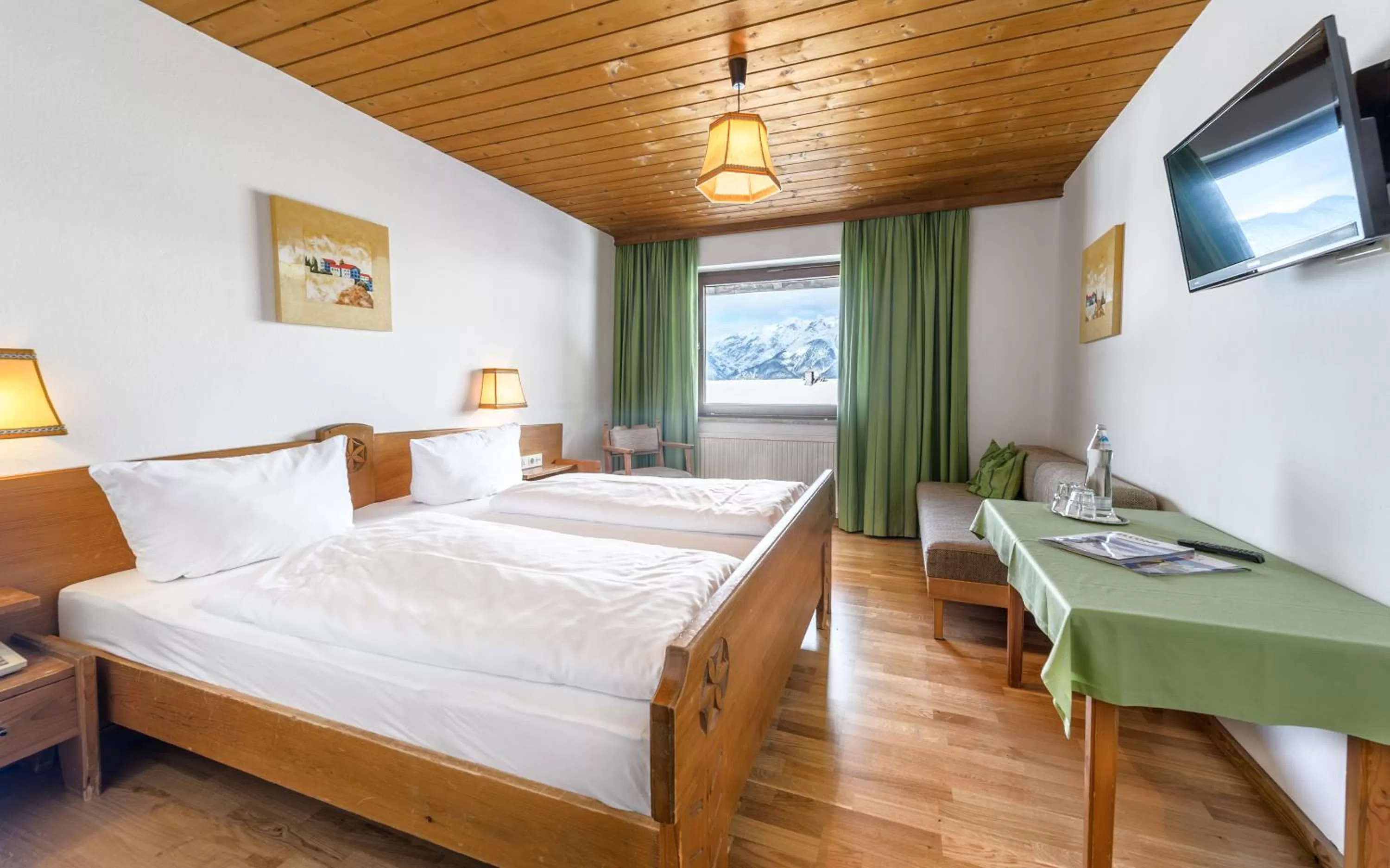 Photo of the whole room, Bed in Bärenwirth - Hotel & Restaurant