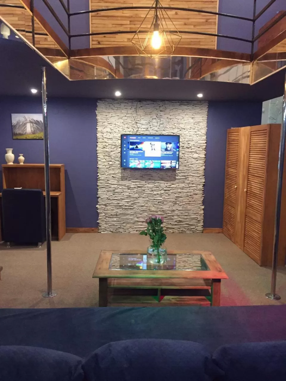 TV and multimedia in WINE & ROSE BOUTIQUE HOTEL