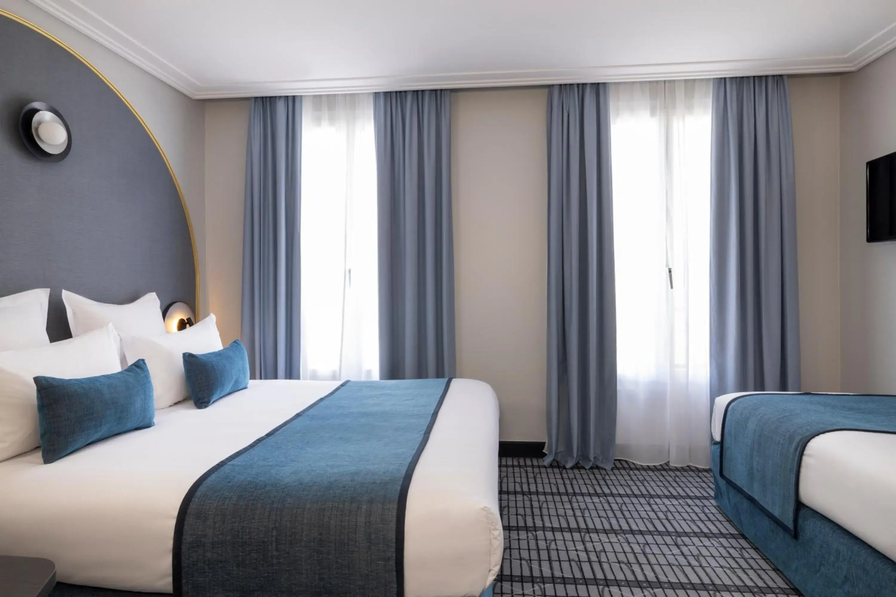 Comfort Triple Room in Hôtel de France Gare de Lyon Bastille Comfort Triple Room in Hôtel de France Gare de Lyon Bastille