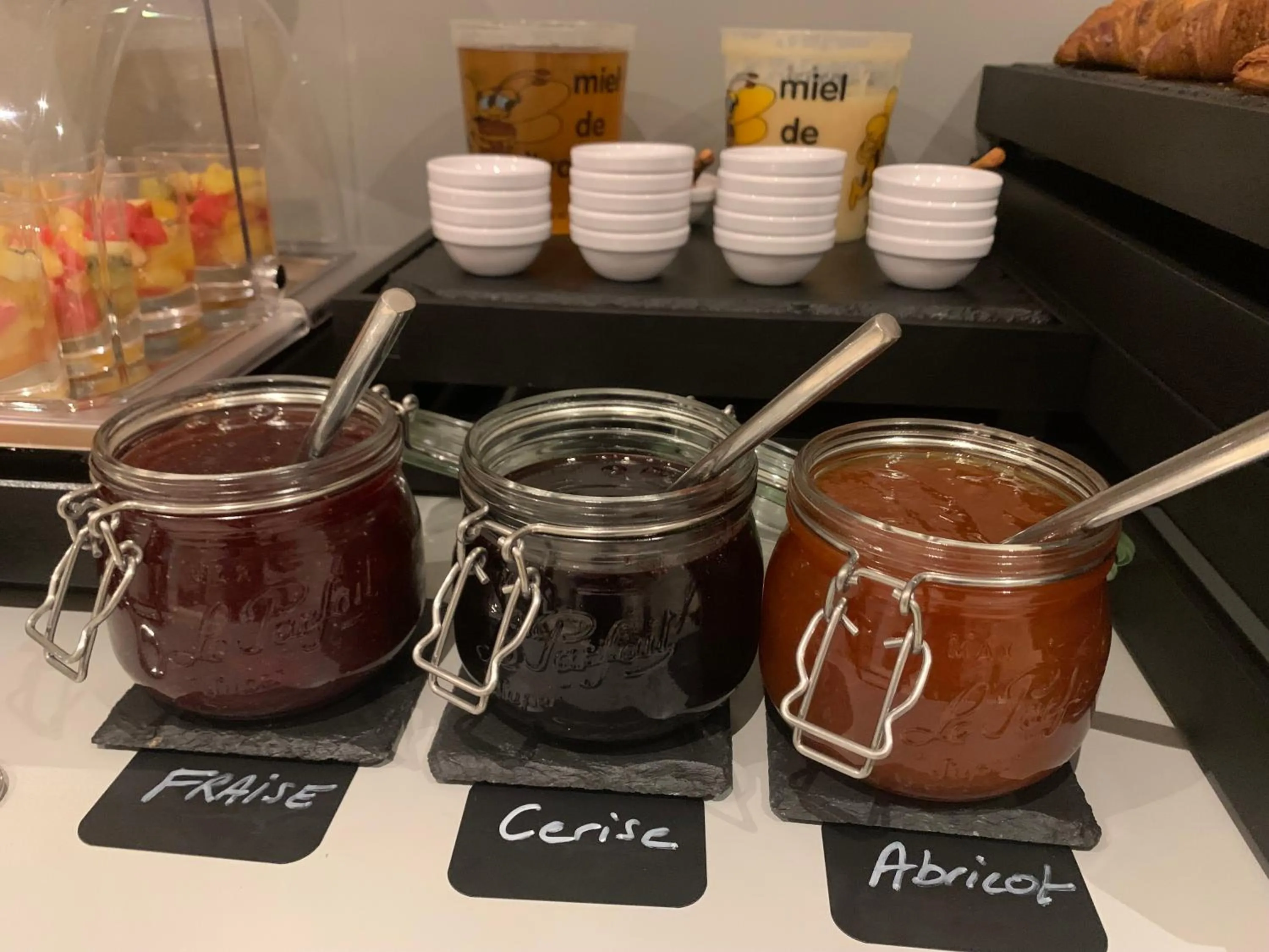 Breakfast in Logis Hôtel Restaurant Le Moulin de la Coudre