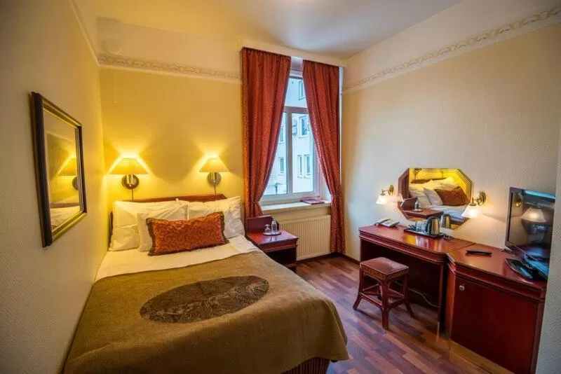 Single Room in Hotel Astor