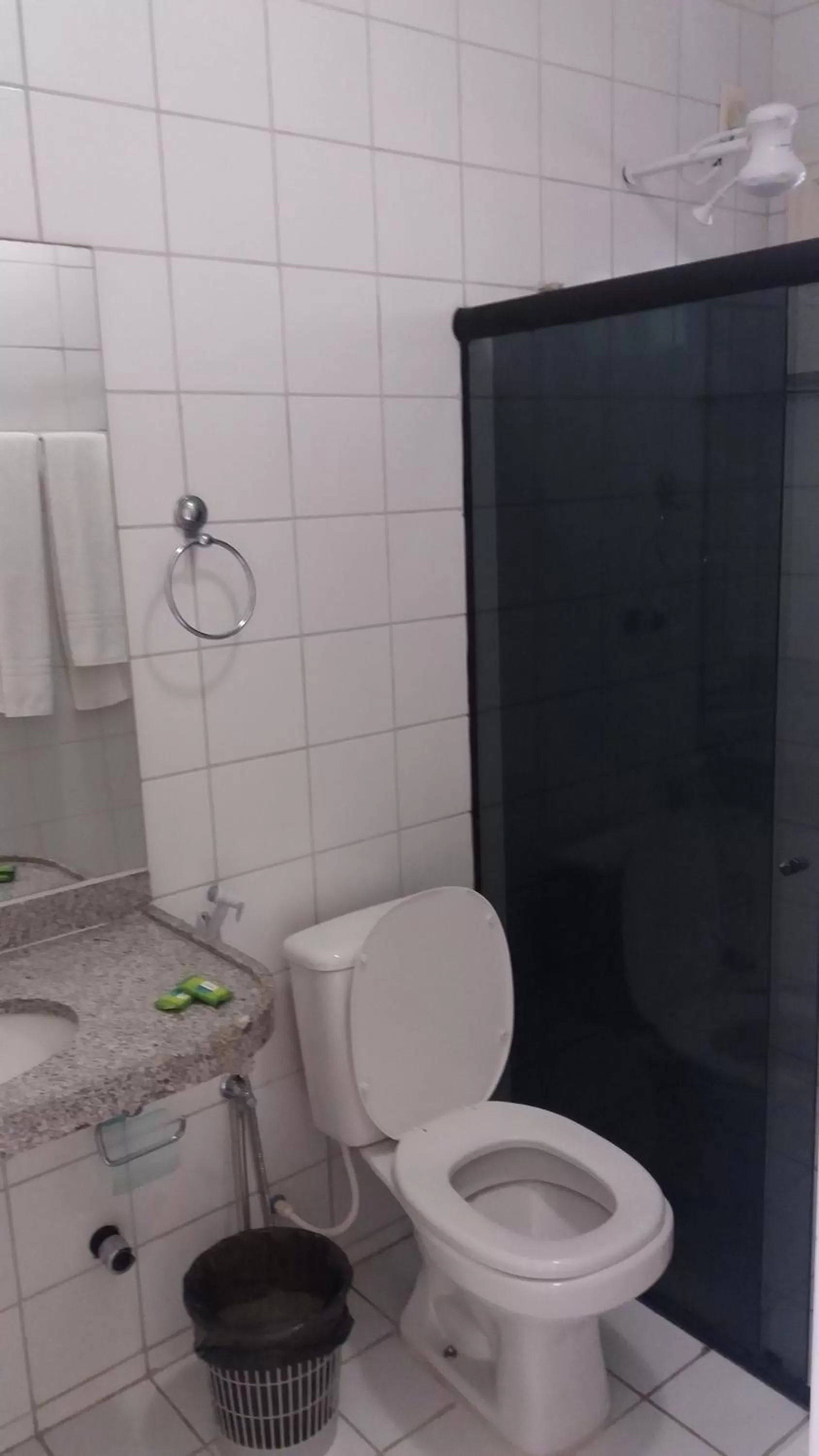 Shower in Hotel Praia 2000