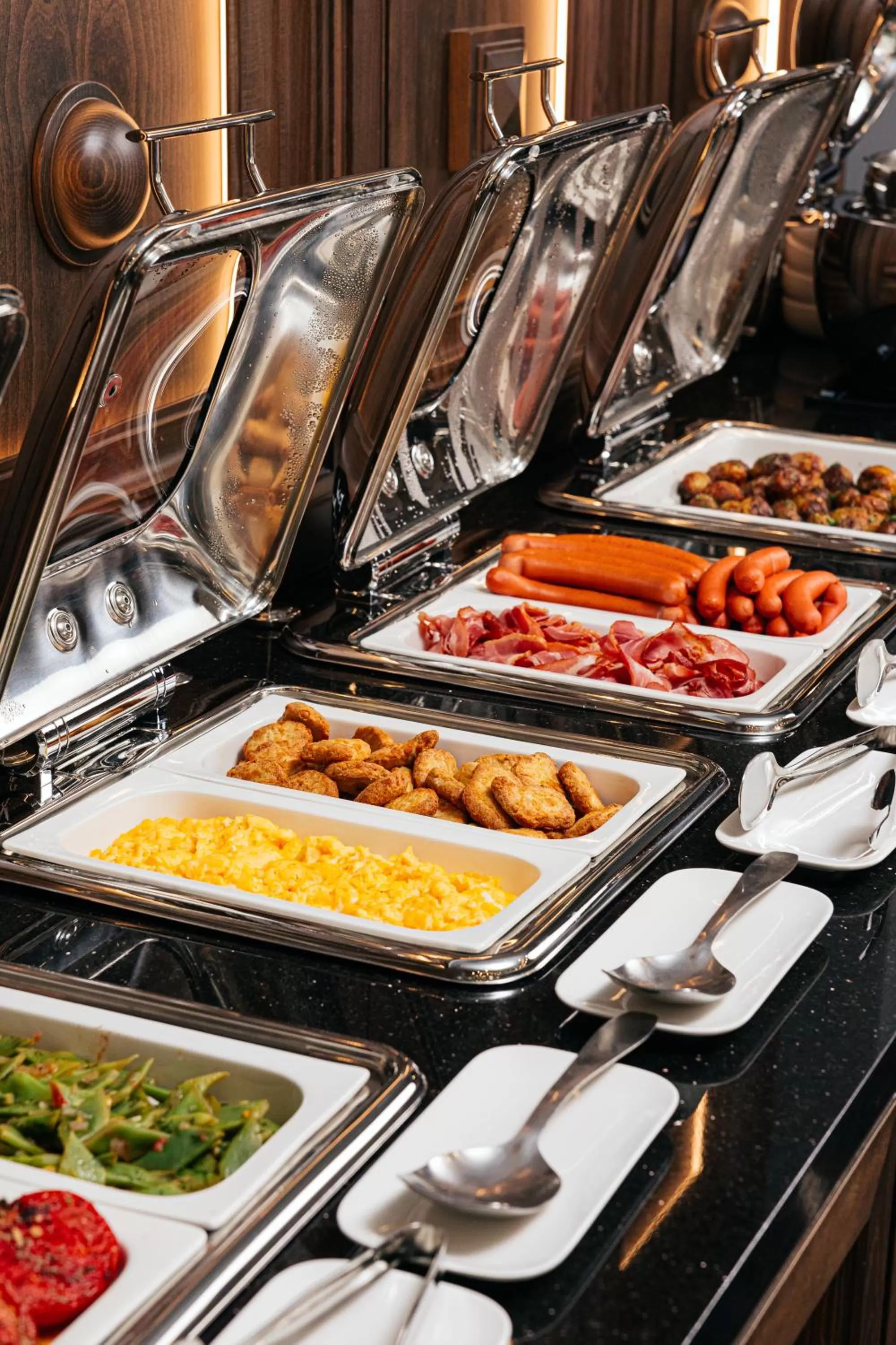 Restaurant/places to eat in Paris Hotel Yerevan