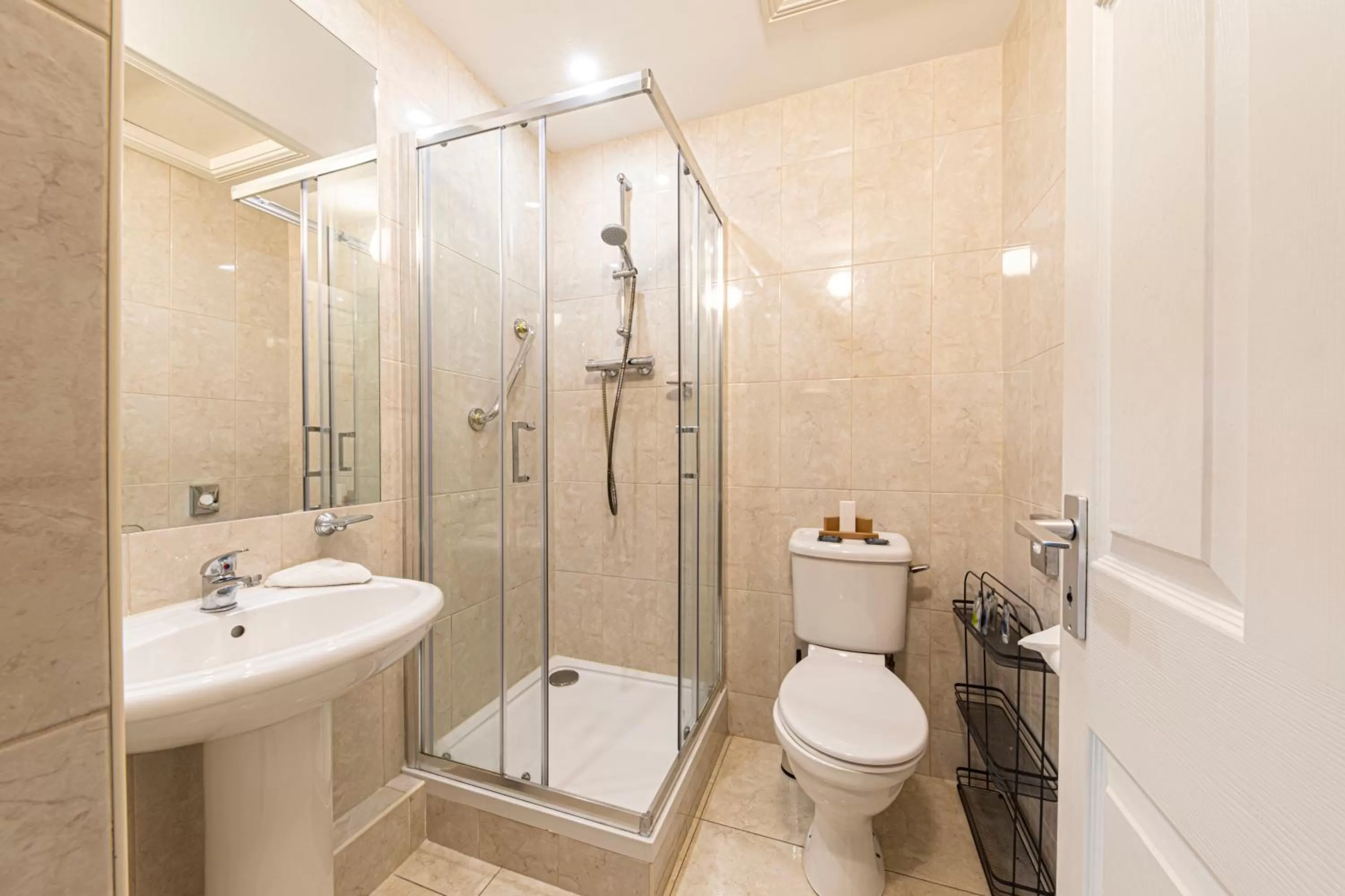 Bathroom in Ballina Manor Hotel