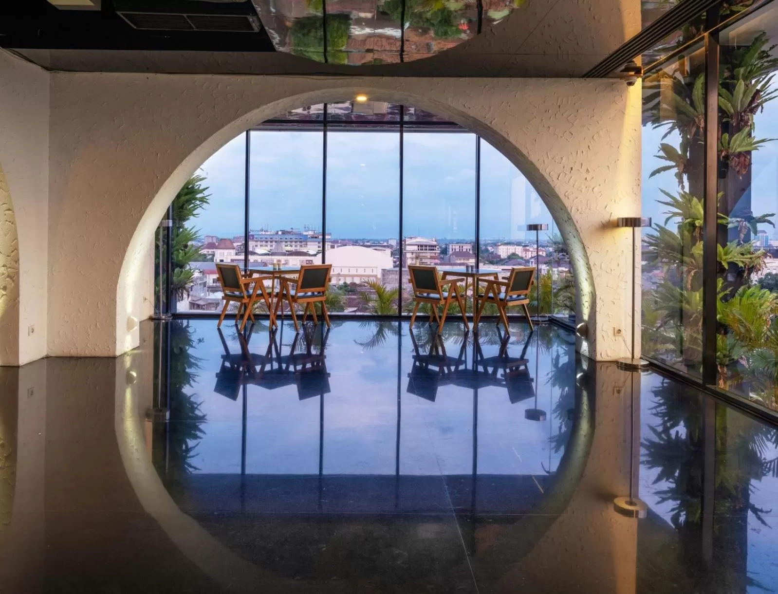 Restaurant/places to eat in ARTOTEL Suites Bianti Yogyakarta, CHSE Certified