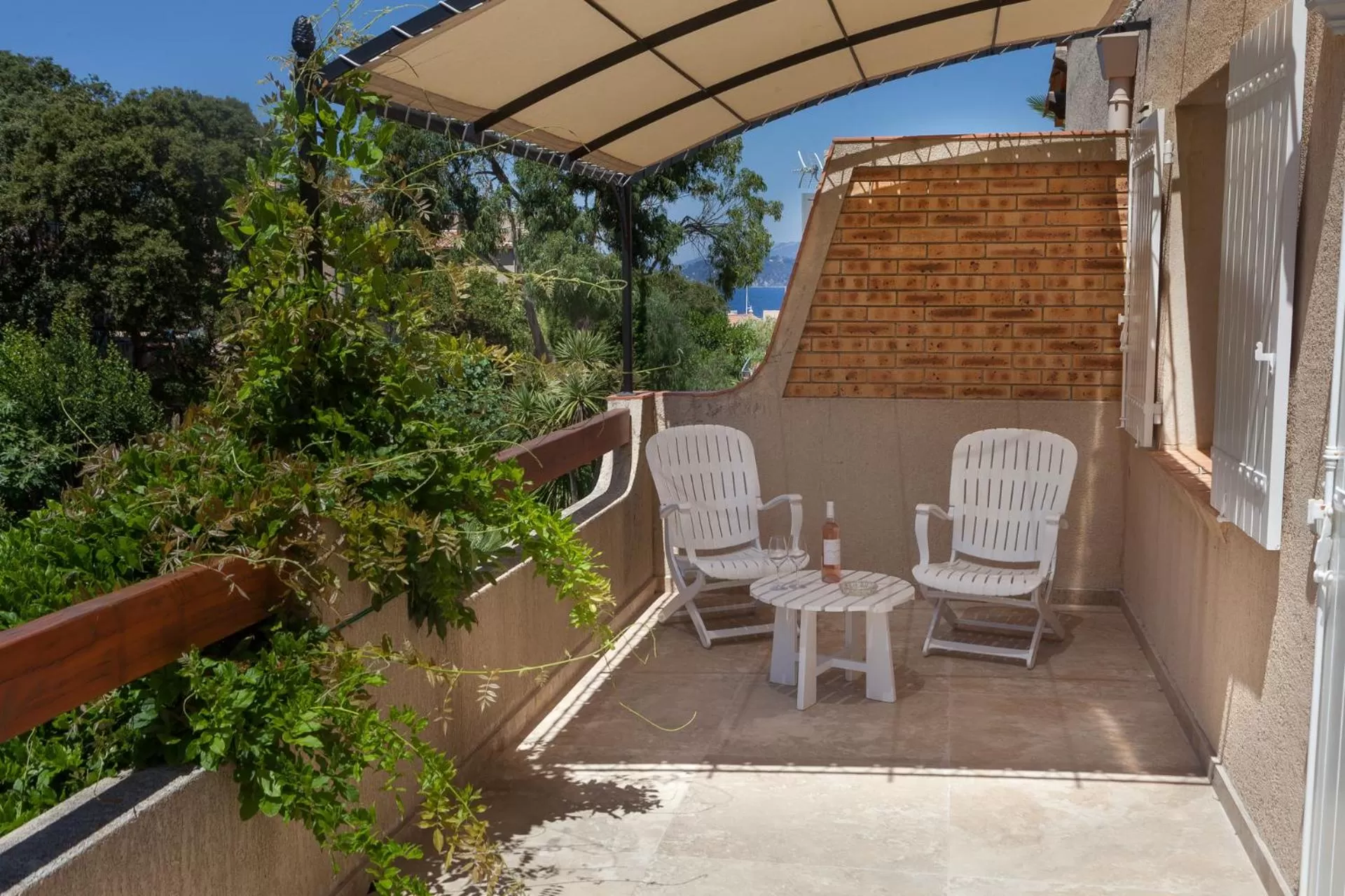 Balcony/Terrace in L' Escapade Hôtel & Restaurant