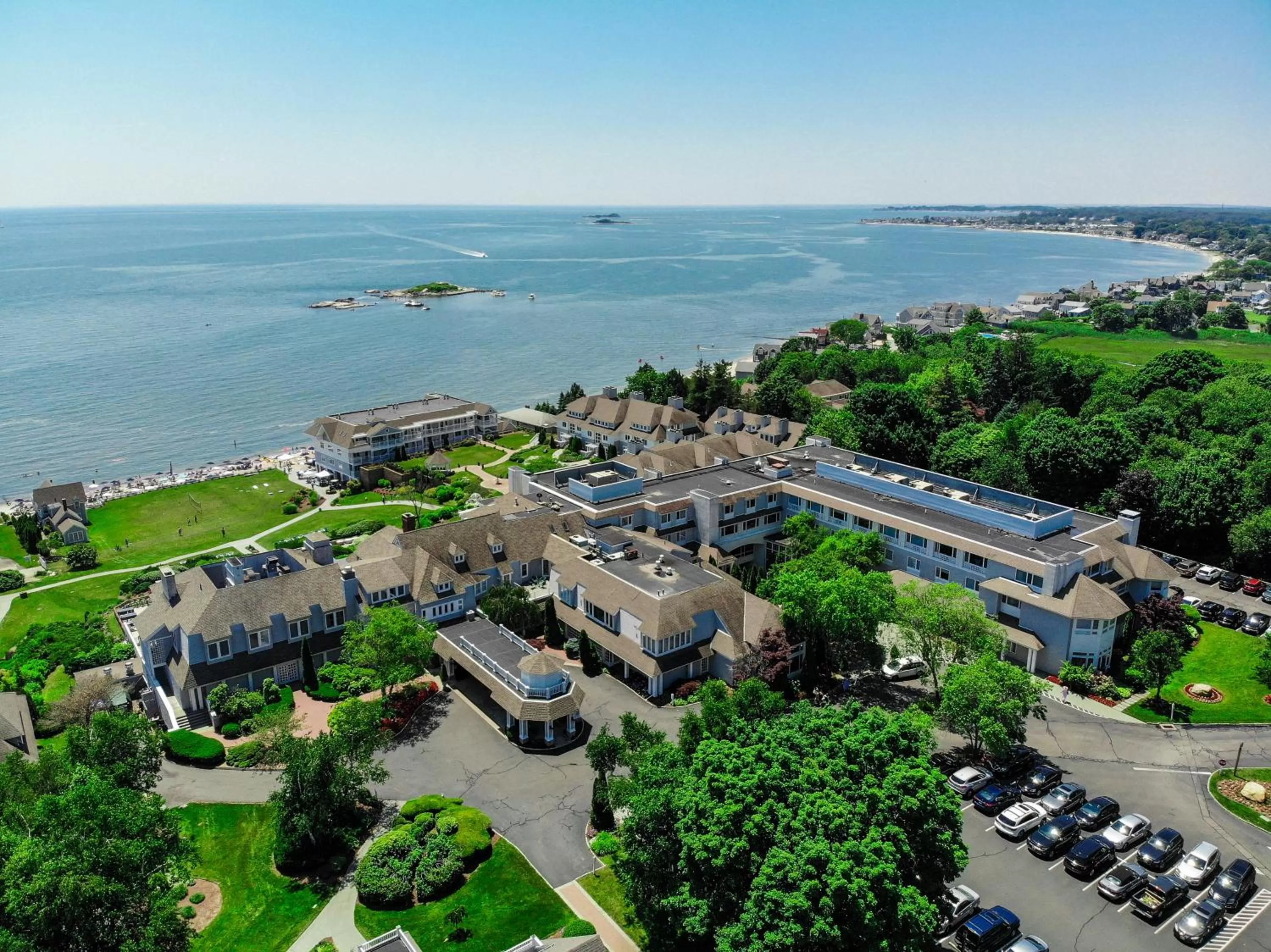 Property building in Water's Edge Resort & Spa