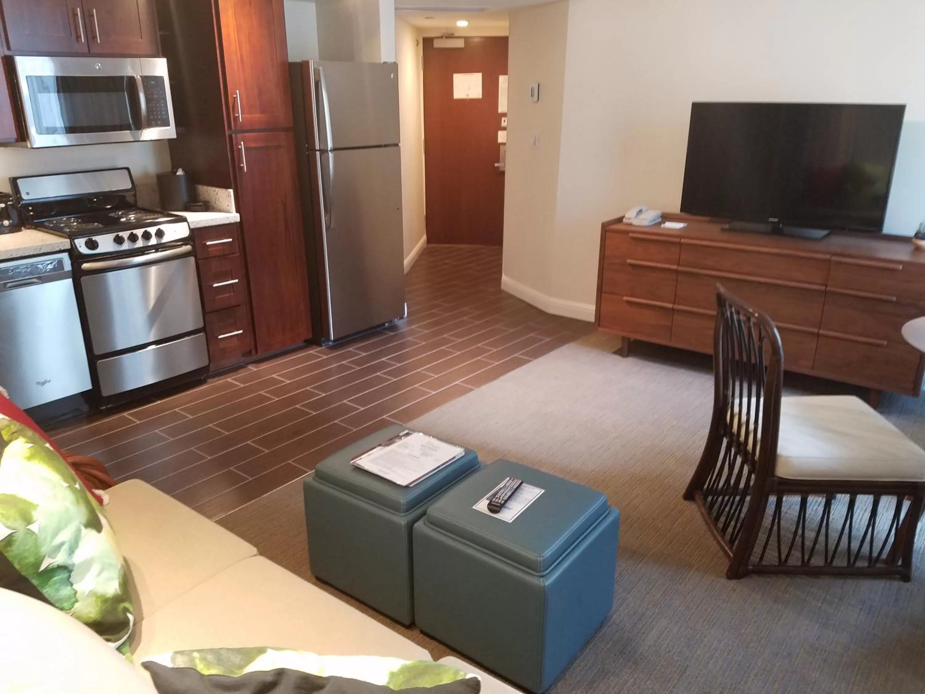Living room, Seating Area in Imperial Hawaii Resort