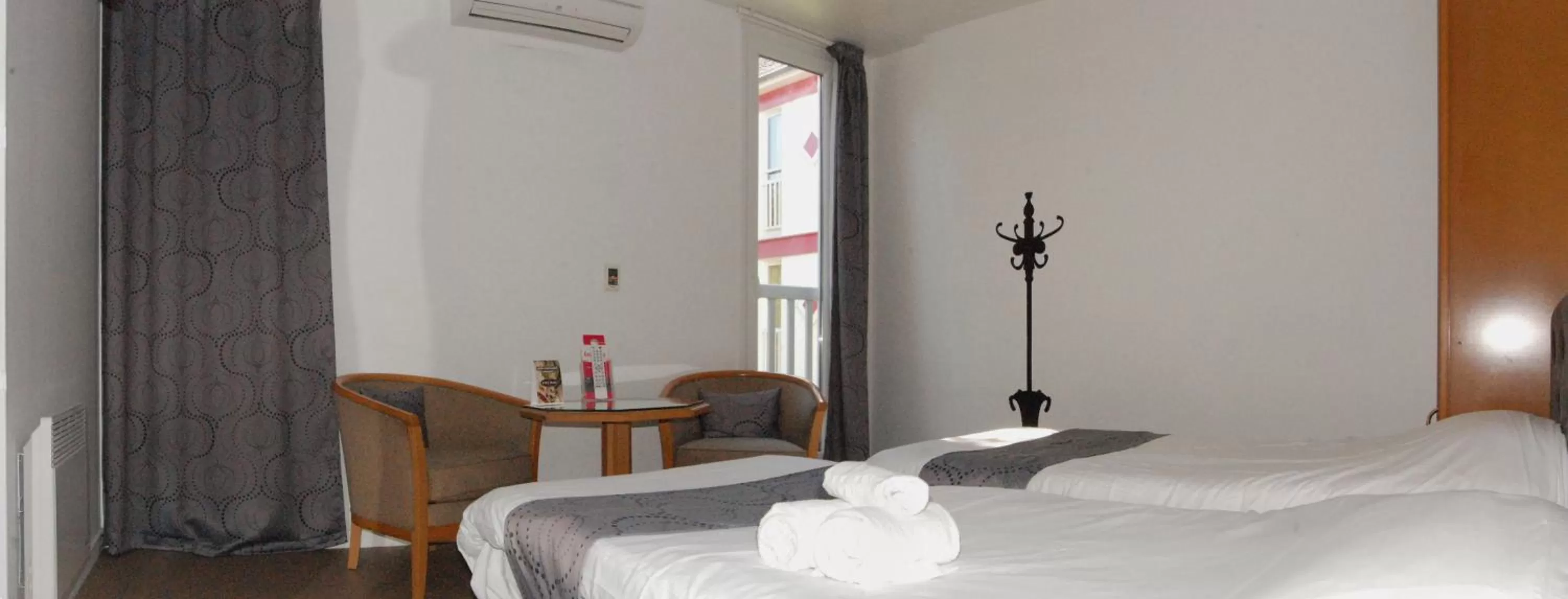 Bed in Fasthotel Chateauroux