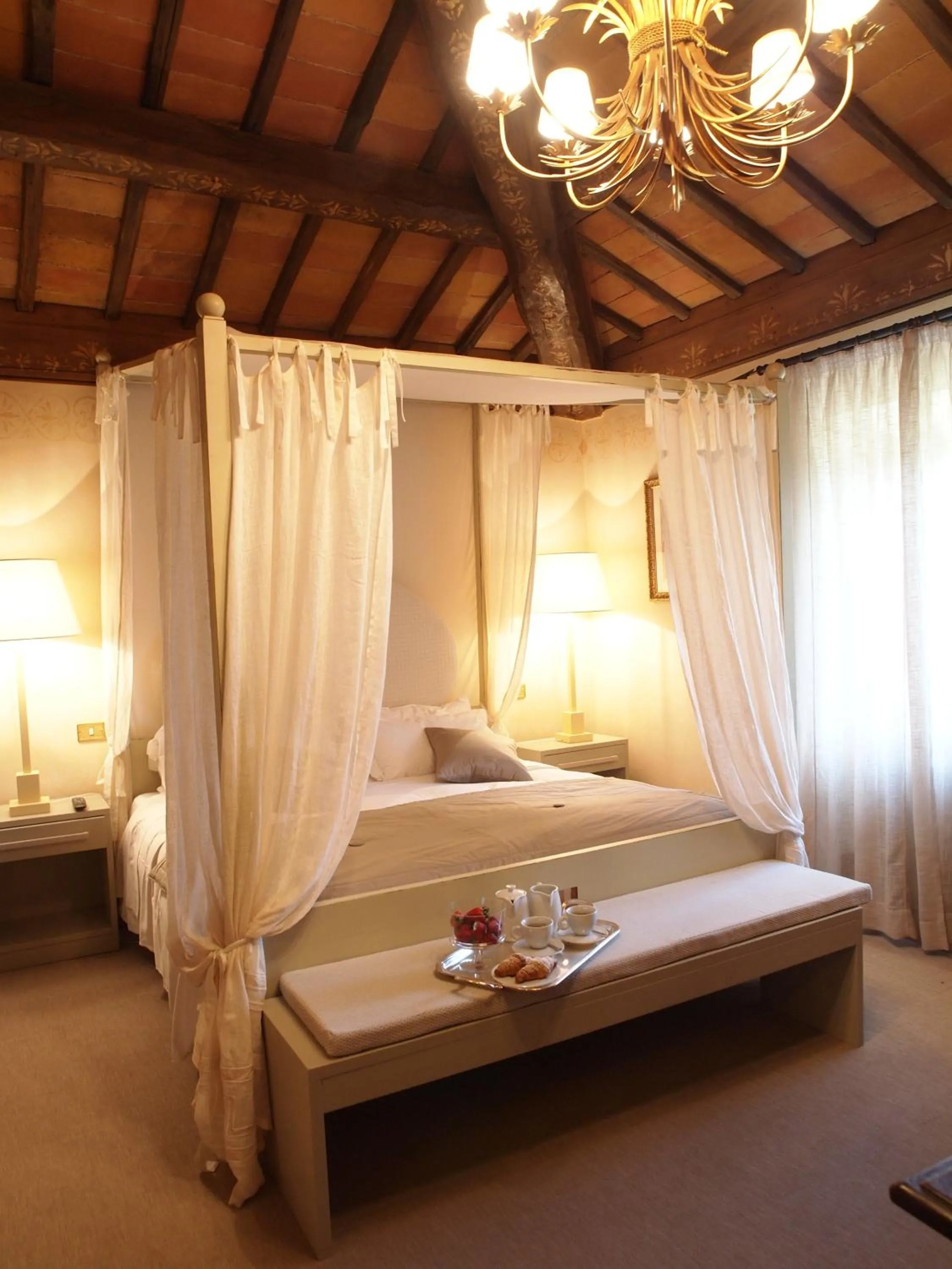 Bedroom, Bed in Relais Todini - Residenza d'epoca - Luxury Historic house