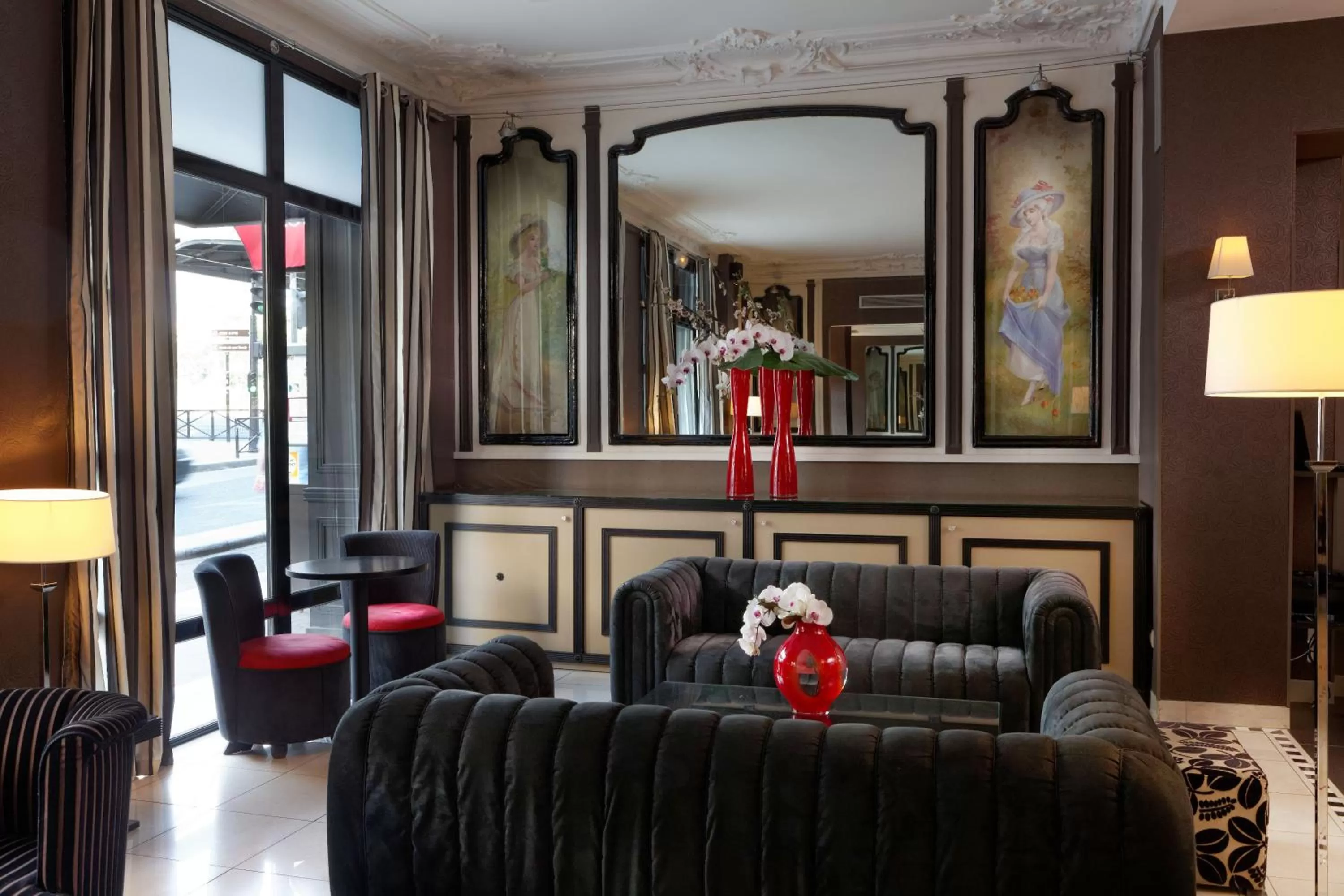 Lounge or bar in Hotel Eiffel Seine