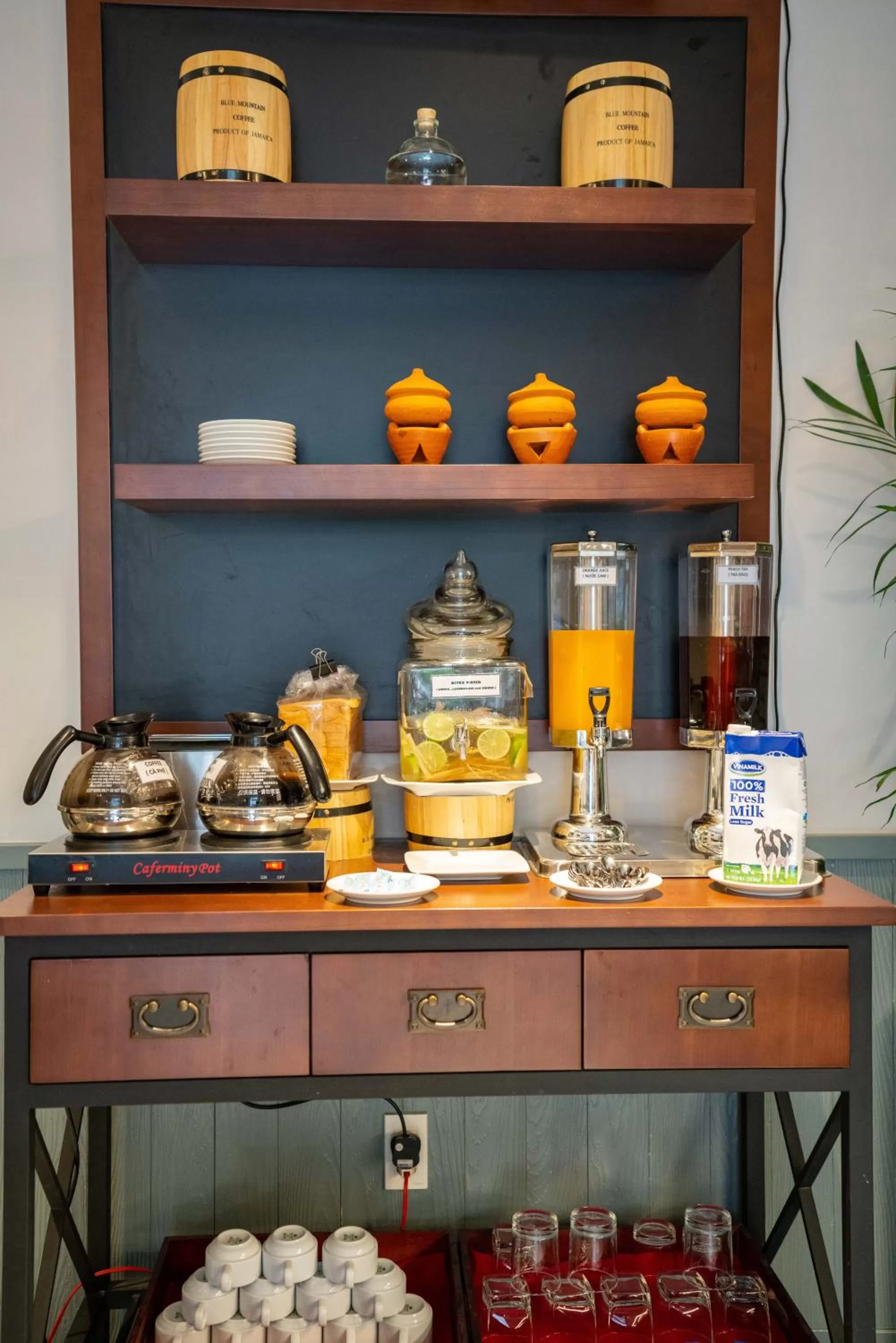 Coffee/tea facilities in Little Saigon Boutique Hotel