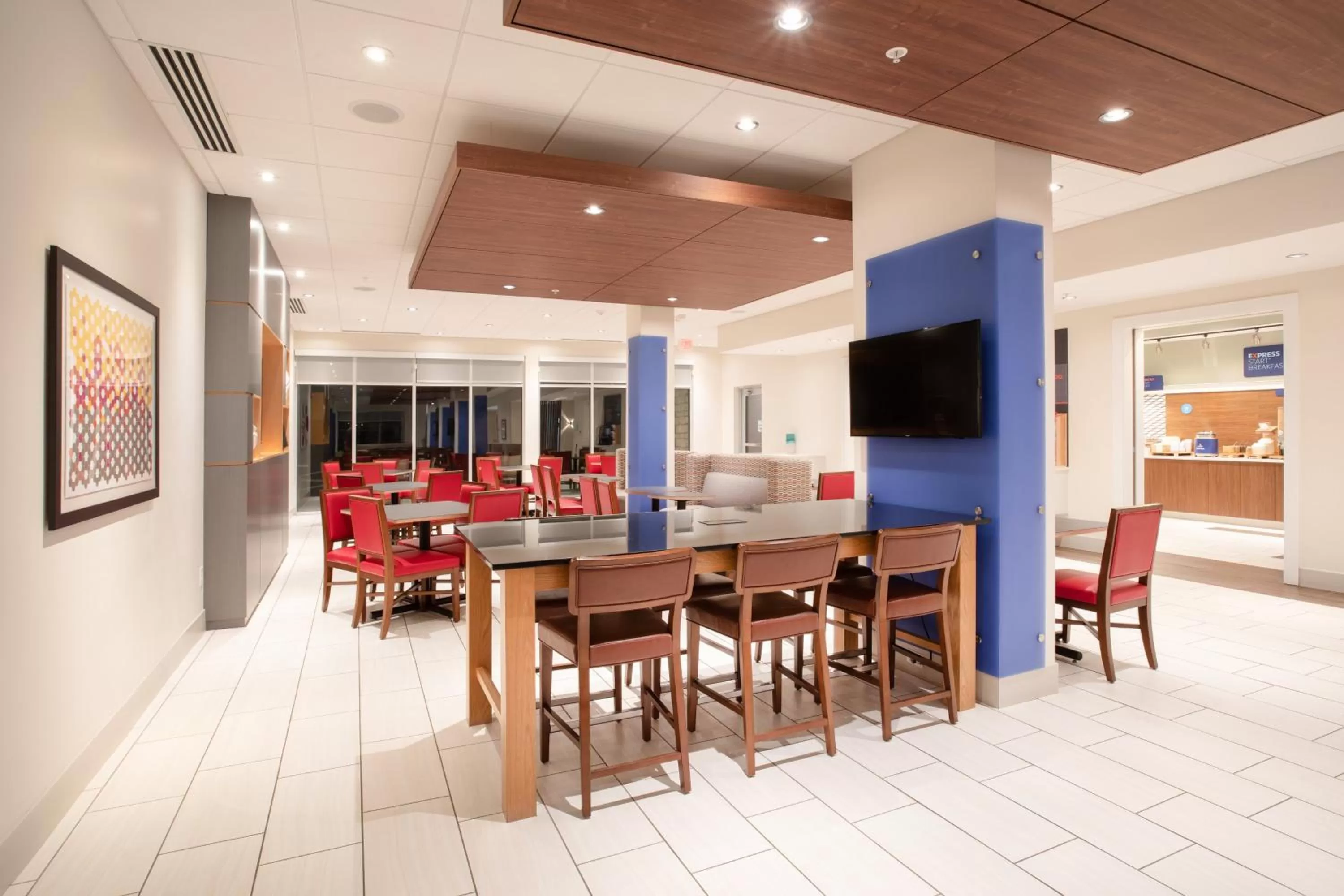 Breakfast in Holiday Inn Express & Suites - Sterling by IHG