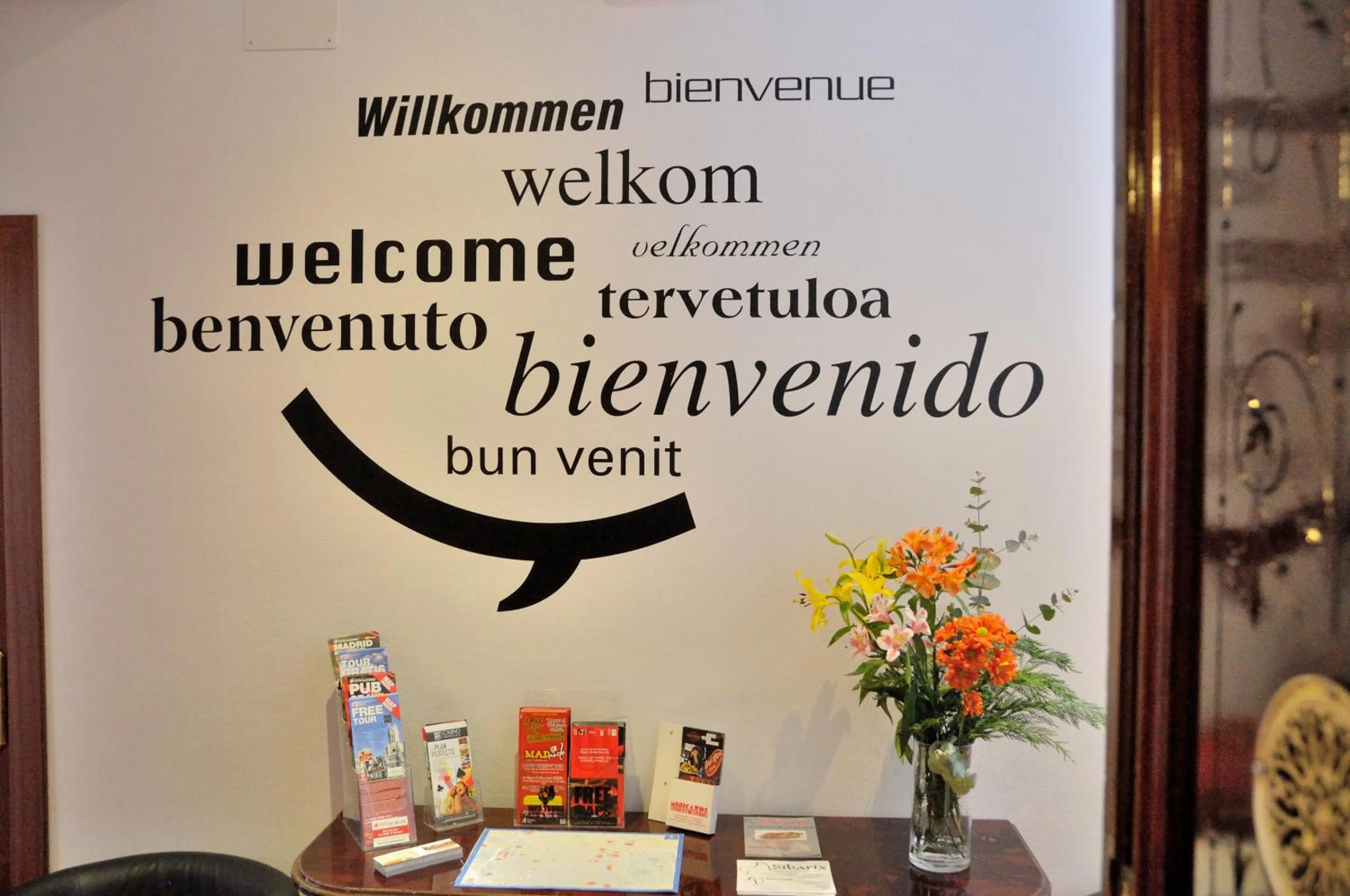 Lobby or reception in Hostal Castilla I Atocha