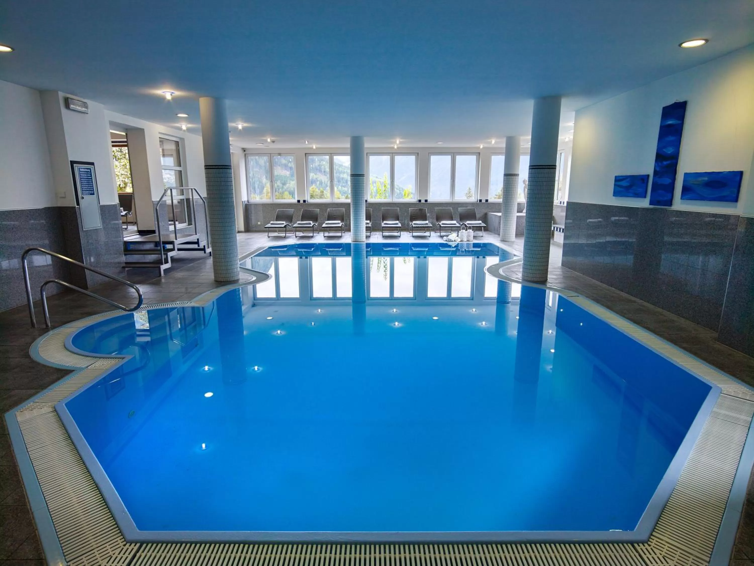 Swimming pool in Hotel Arzlerhof