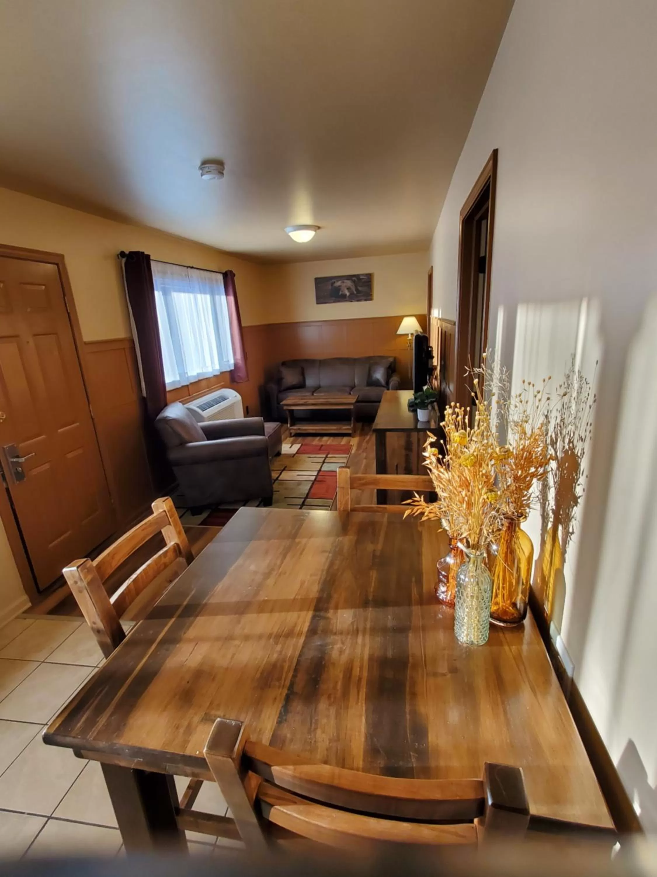 Property building, Dining Area in Bayside Resort, Lake George NY